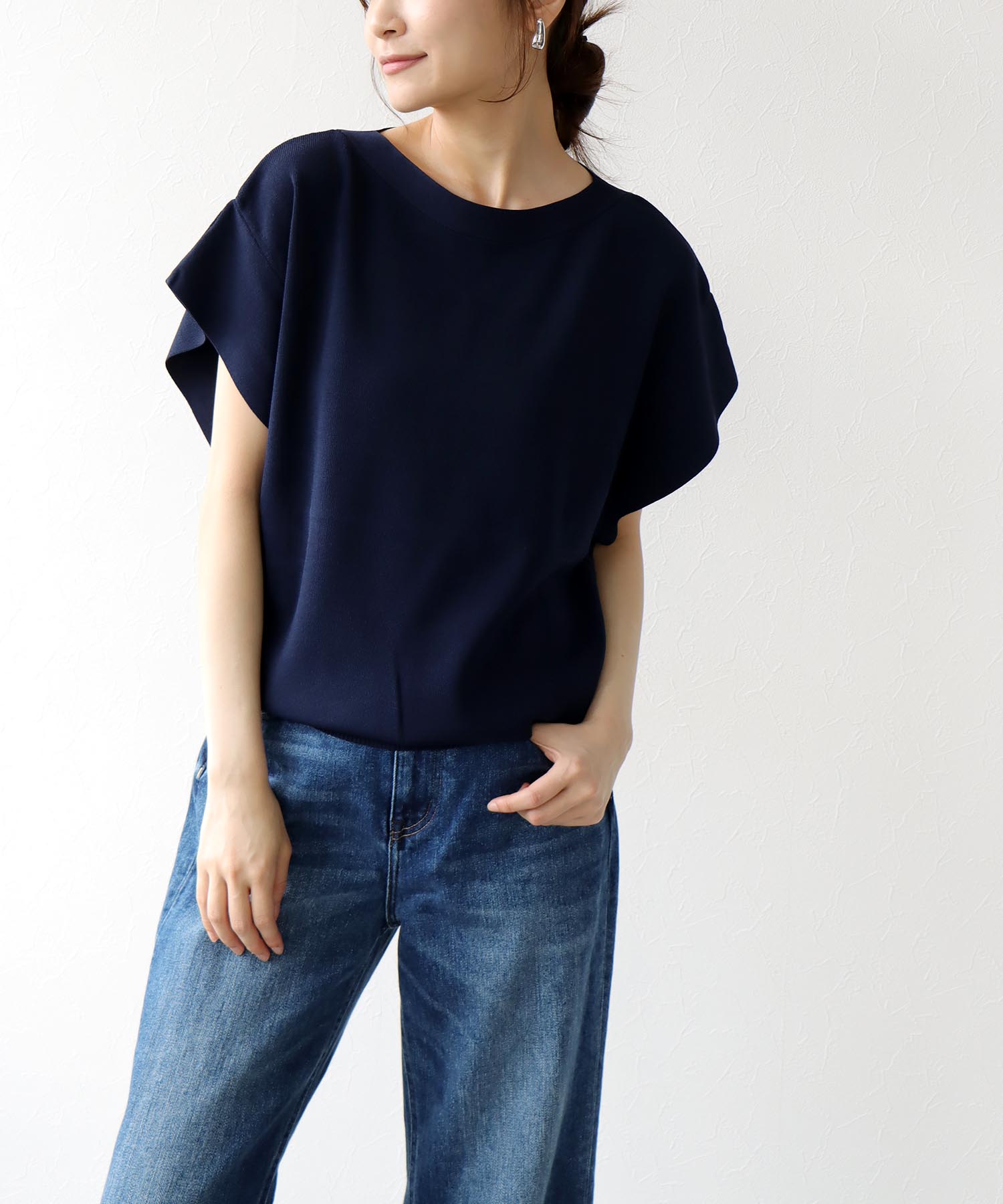ラッフルスリーブニット