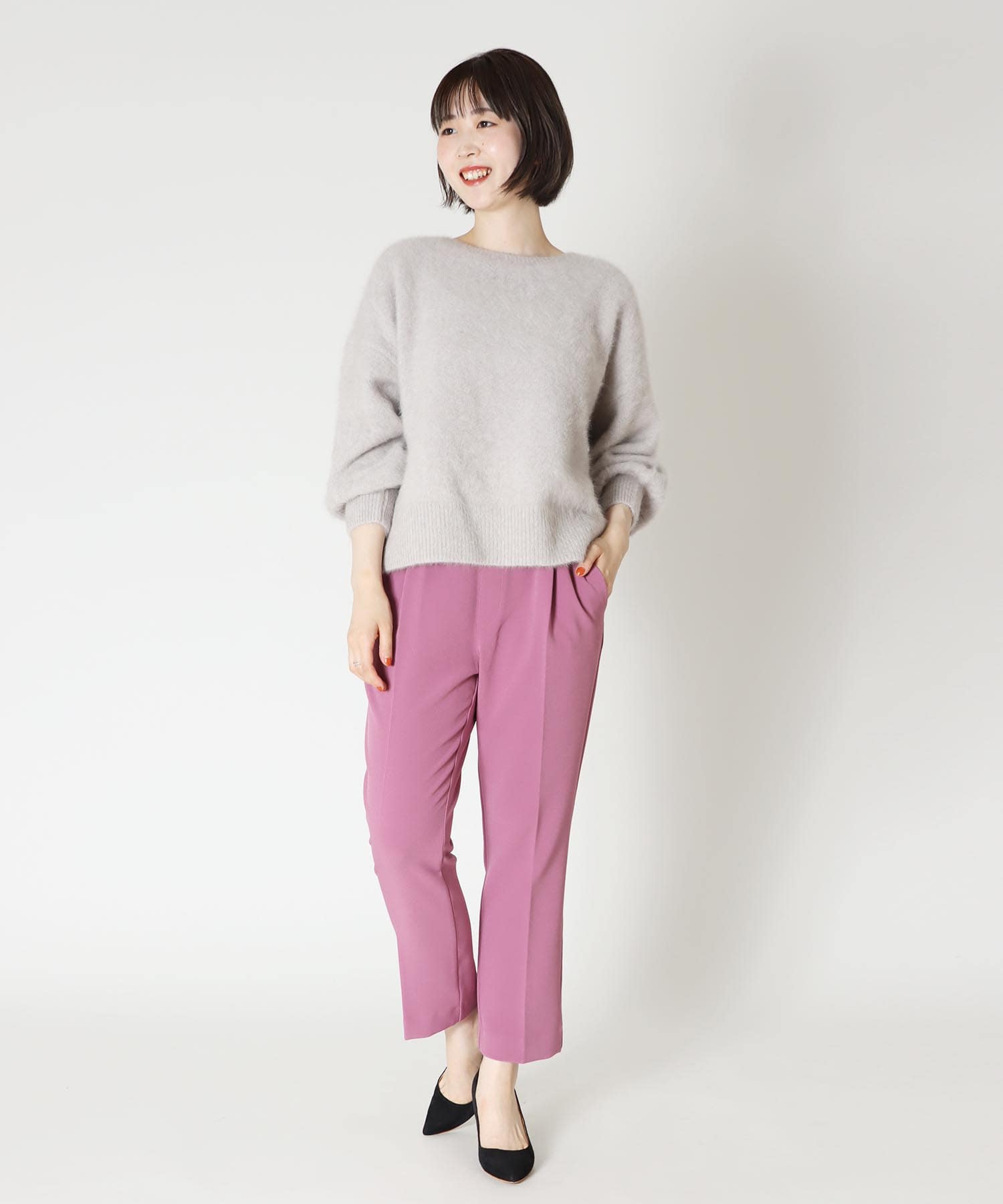 スッキリテーパードパンツ
