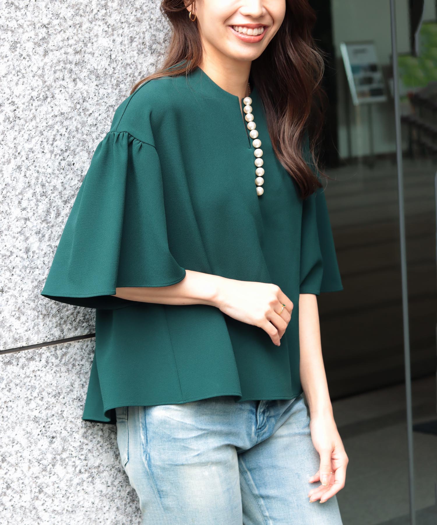 パール キーネックフレアスリーブ | AND ON JIONE STORE(アンドオン