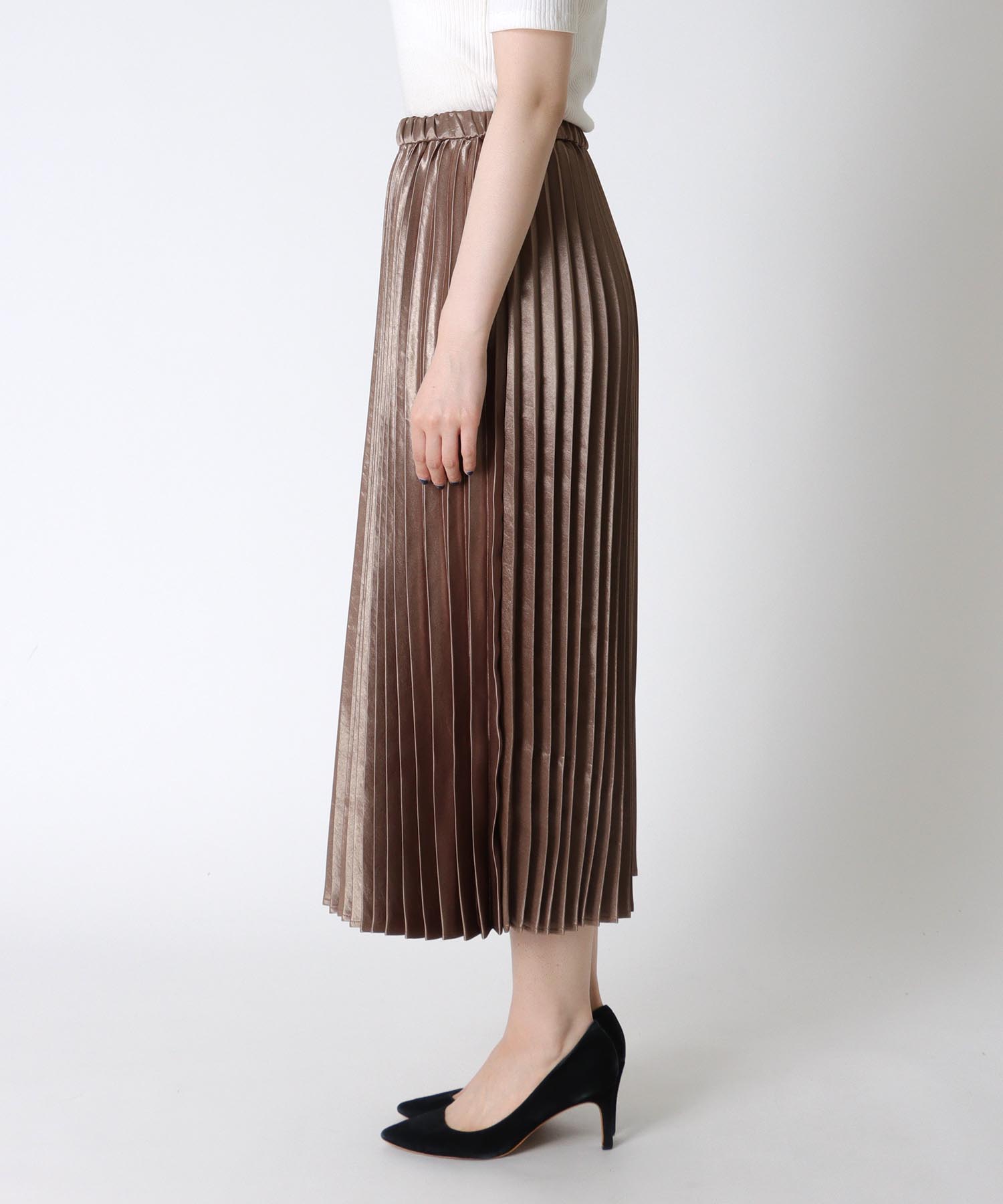 サテンプリーツロングスカート