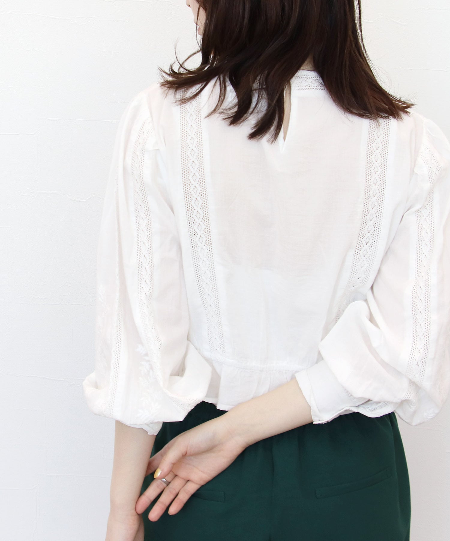 ☆美品☆yuni インド刺繍ピンタックブラウス