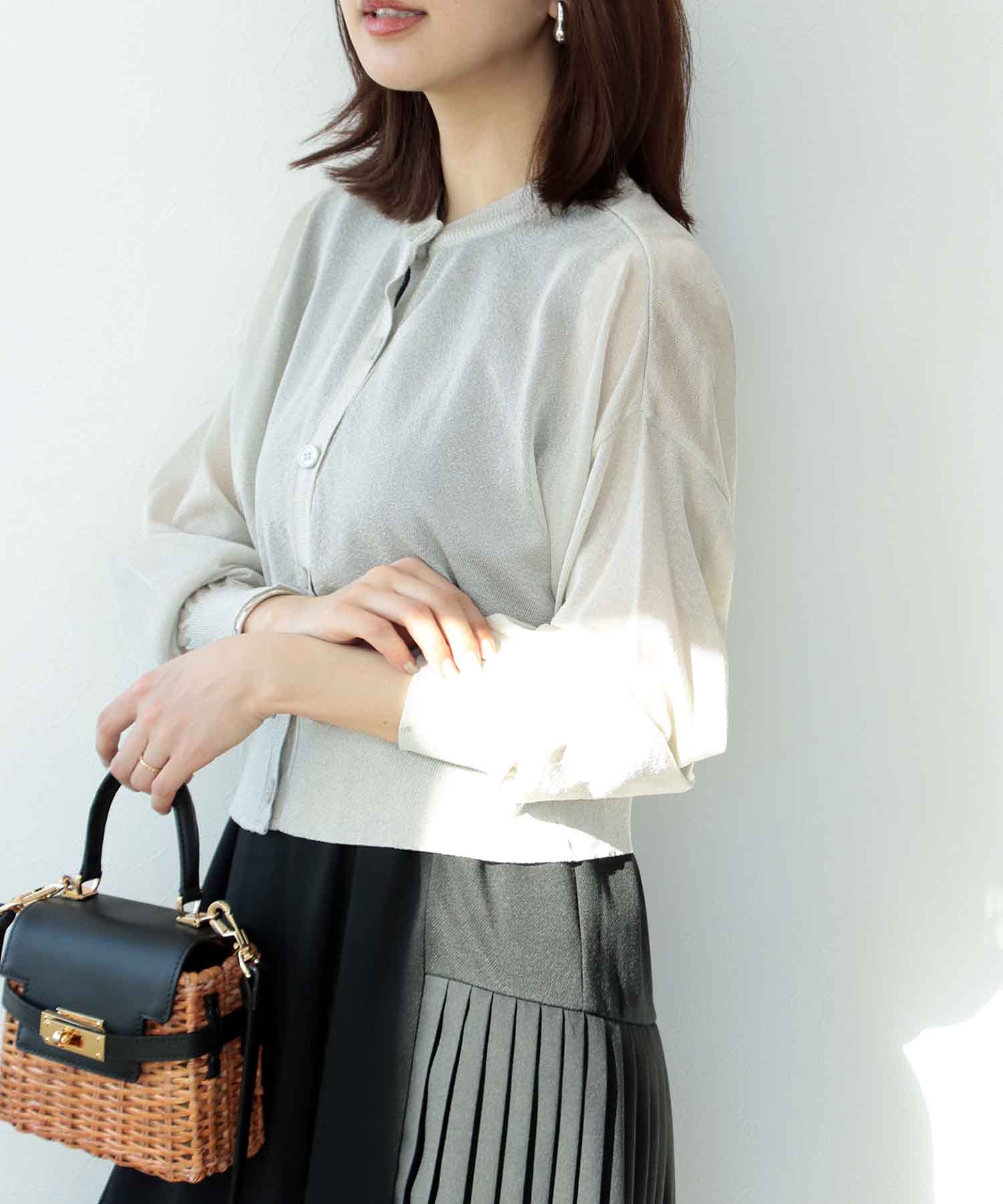 クルーネックシアーラメカーディガン | AND ON JIONE STORE