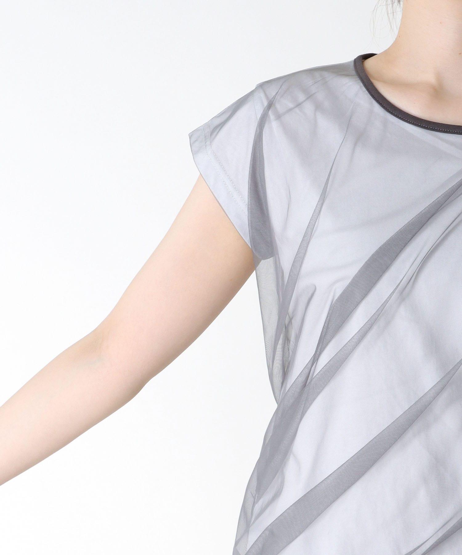 チュールドレープTシャツ
