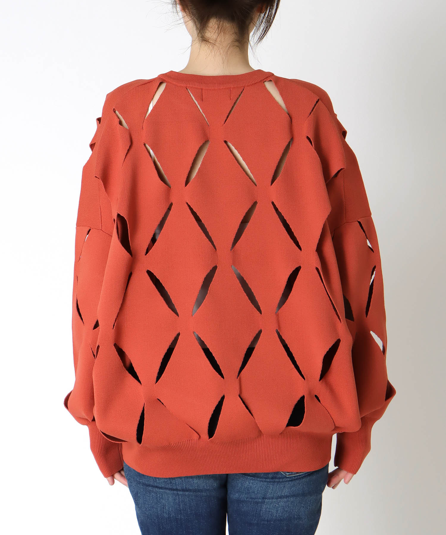 カットアウトデザインプルオーバー