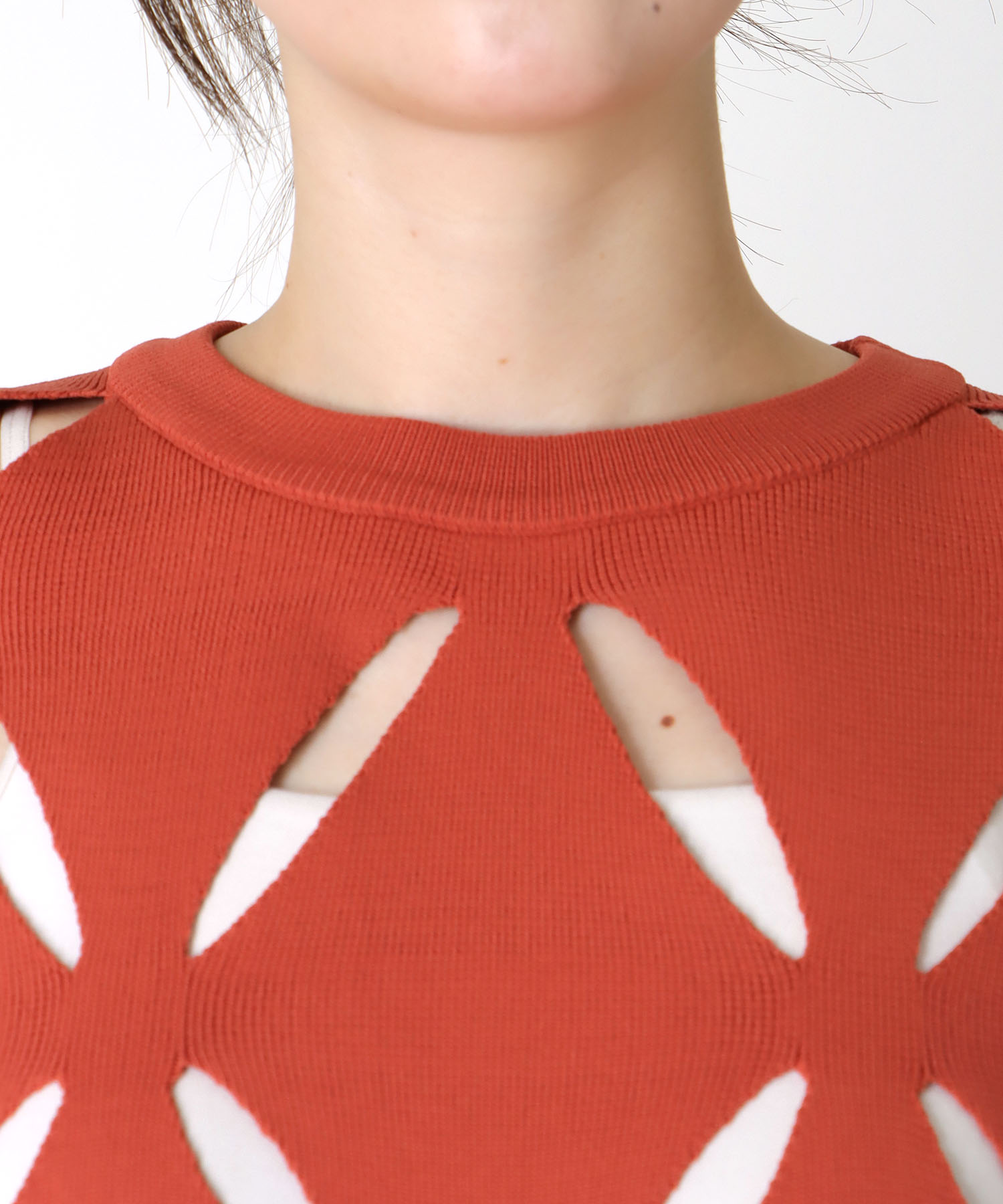 カットアウトデザインプルオーバー