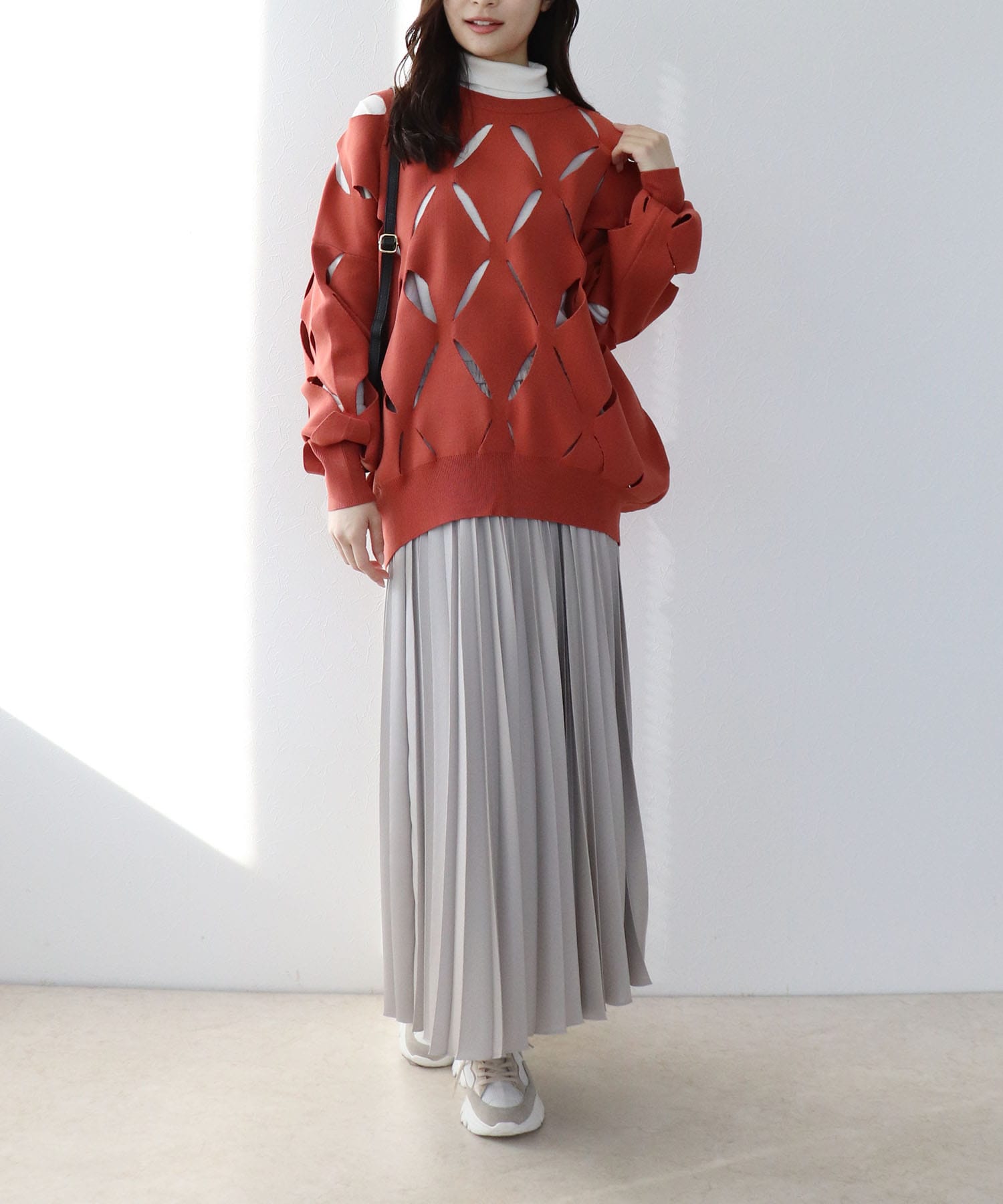 カットアウトデザインプルオーバー