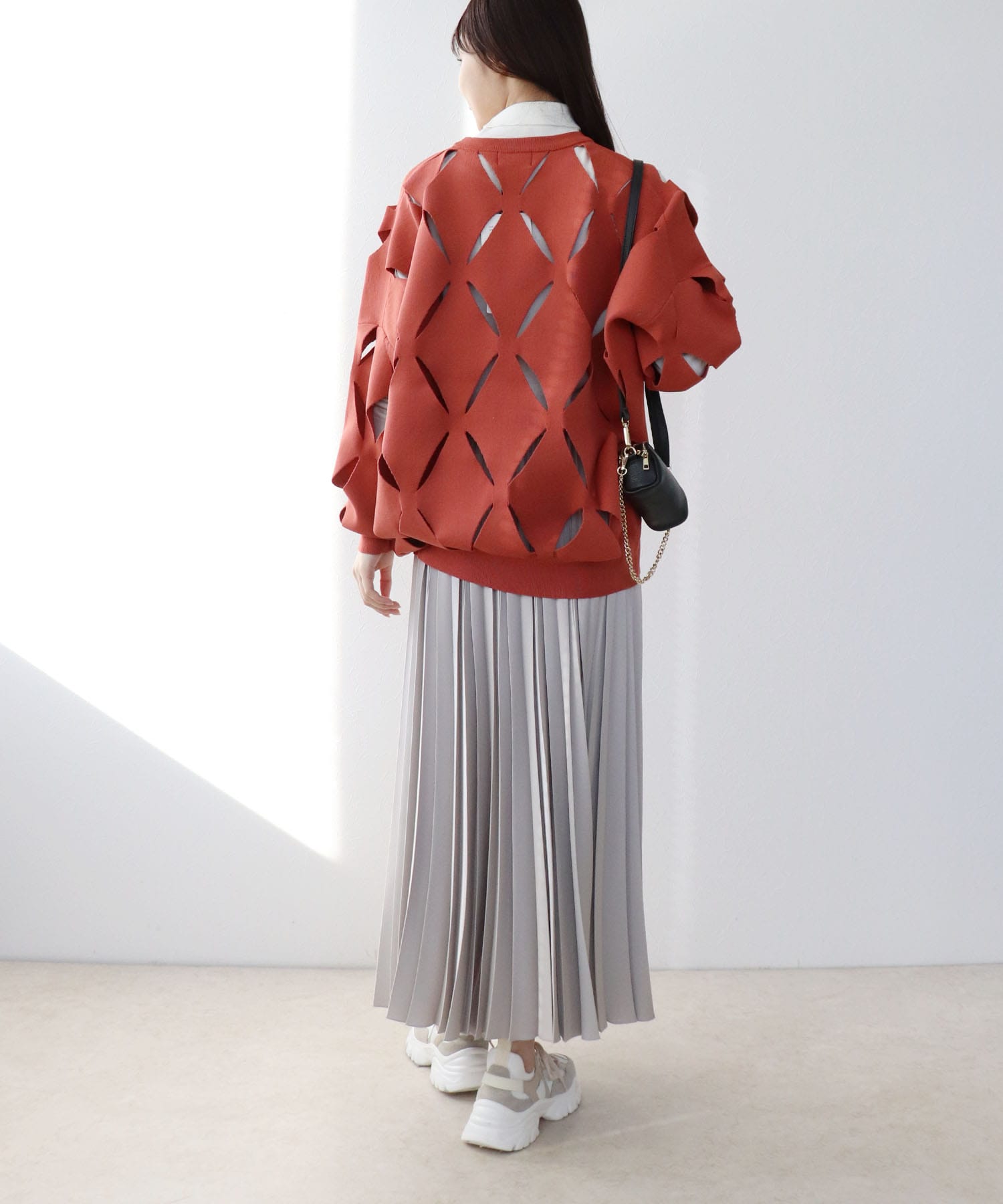 カットアウトデザインプルオーバー