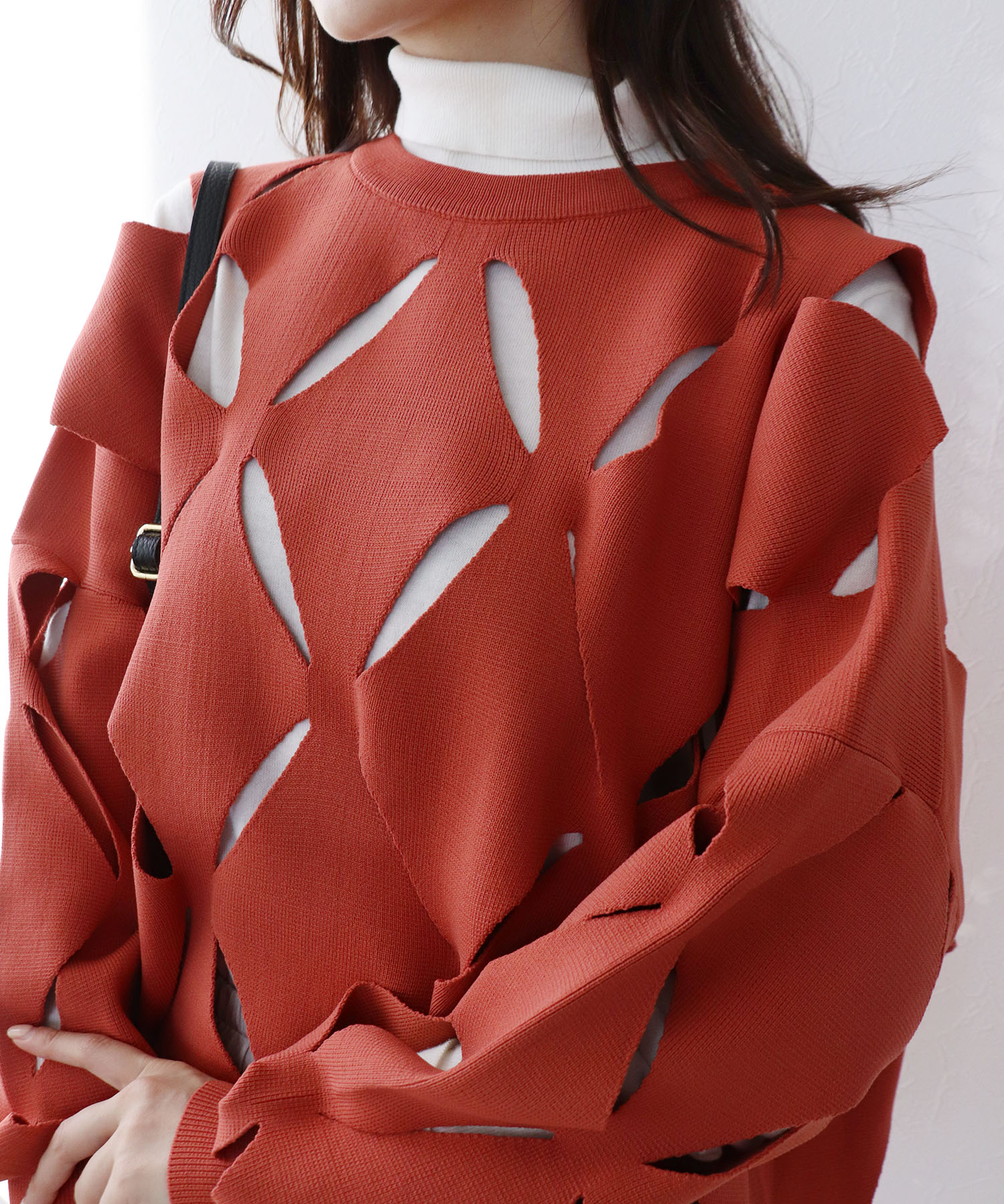 カットアウトデザインプルオーバー