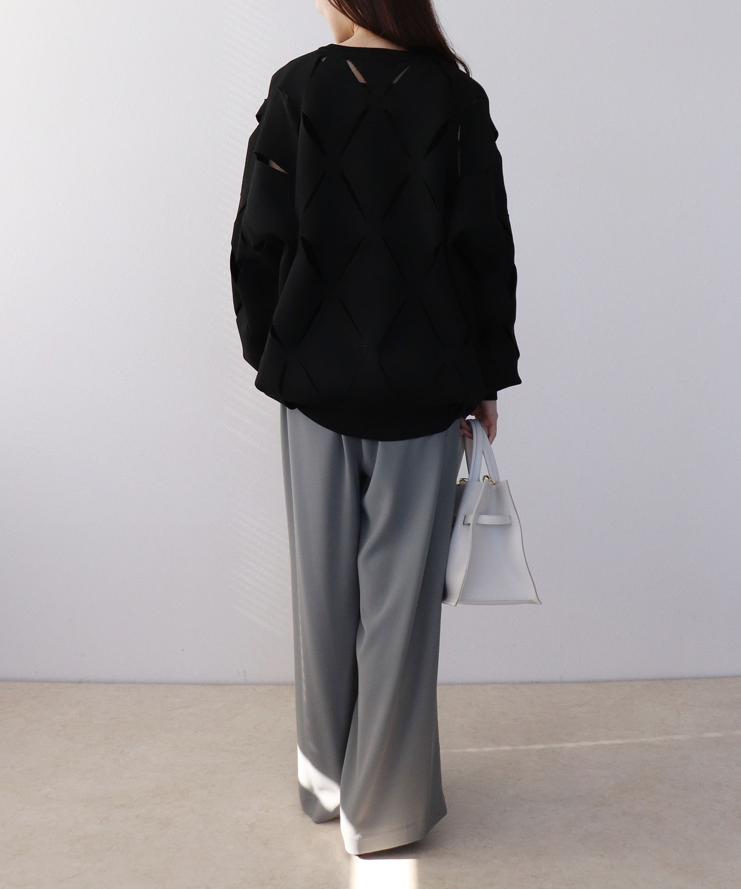 カットアウトデザインプルオーバー