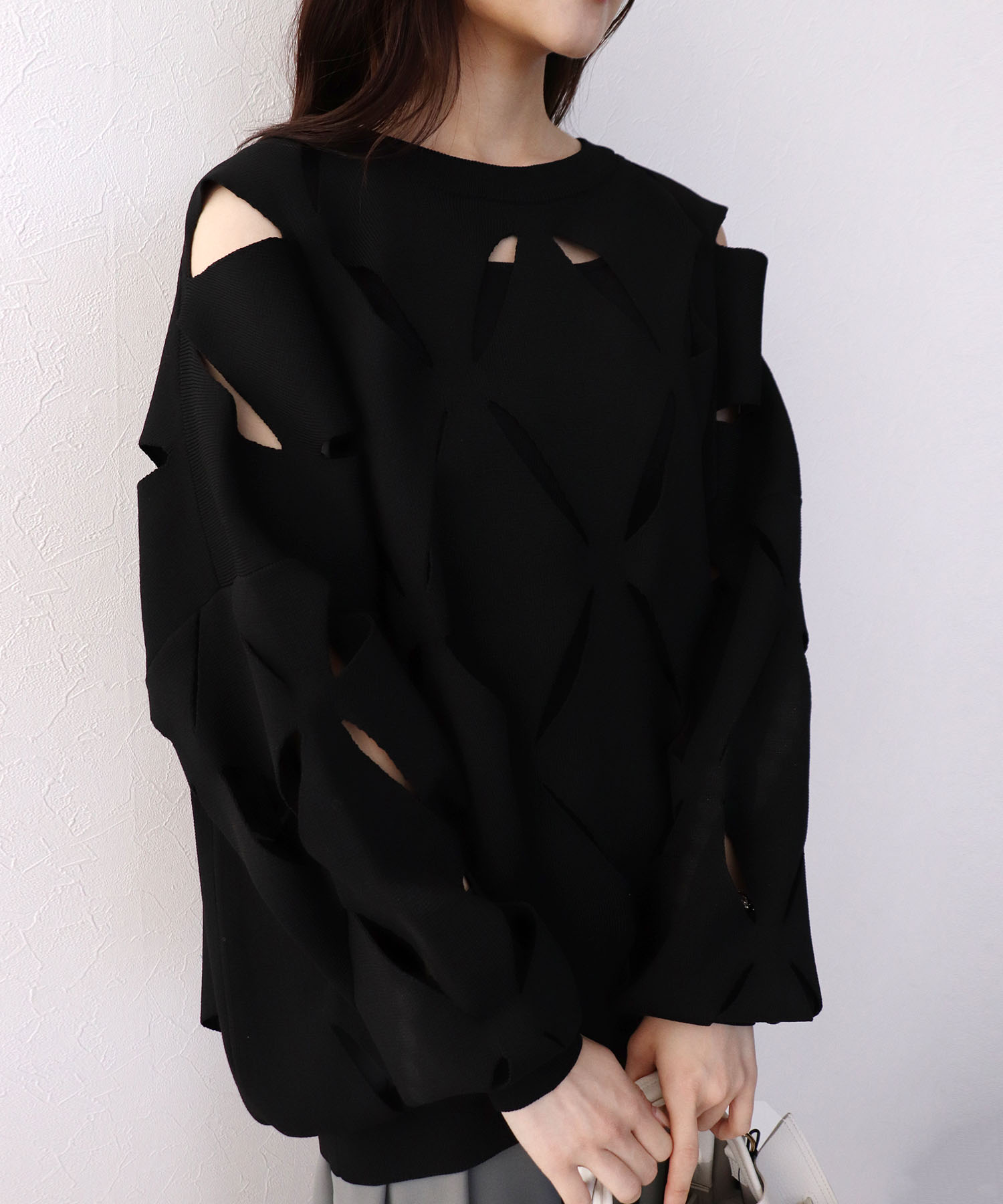 カットアウトデザインプルオーバー