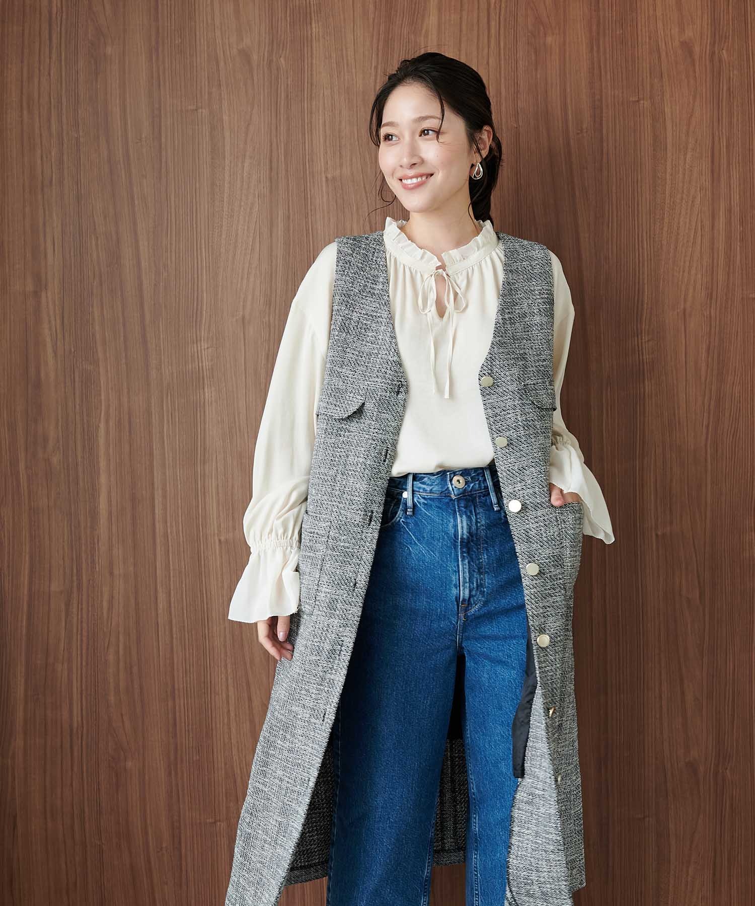 ピコ刺繍フリルブラウス