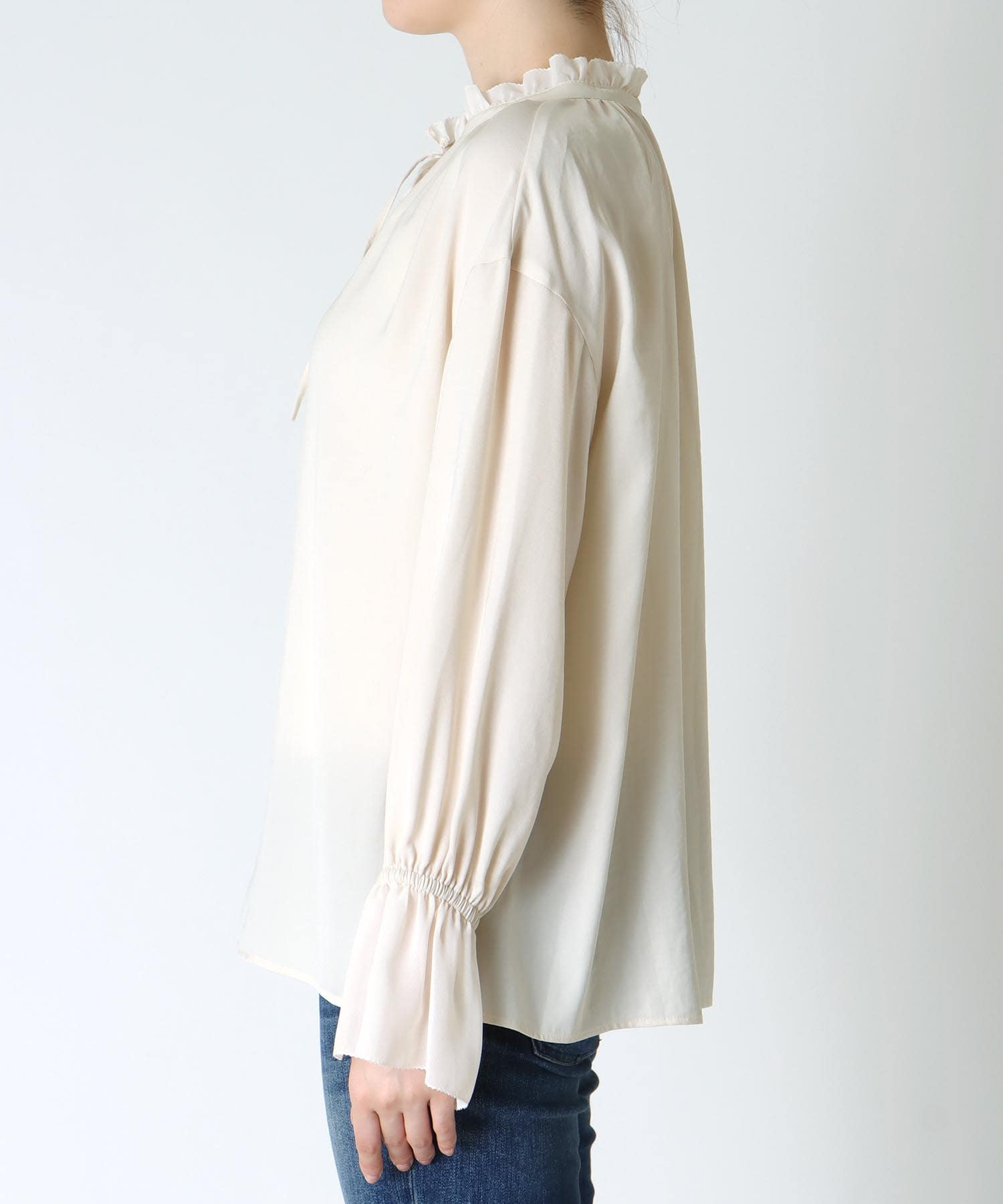 ピコ刺繍フリルブラウス