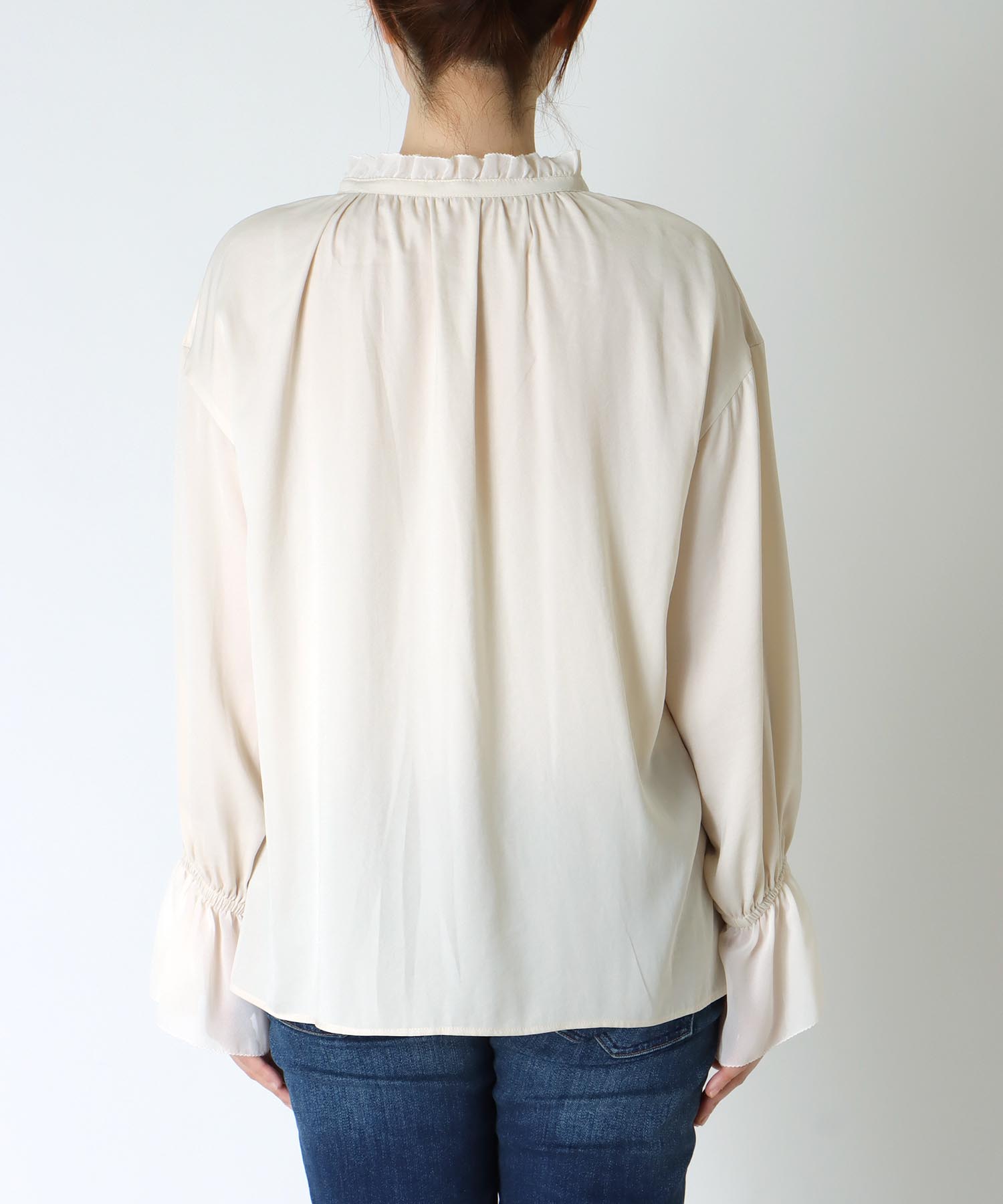 ピコ刺繍フリルブラウス