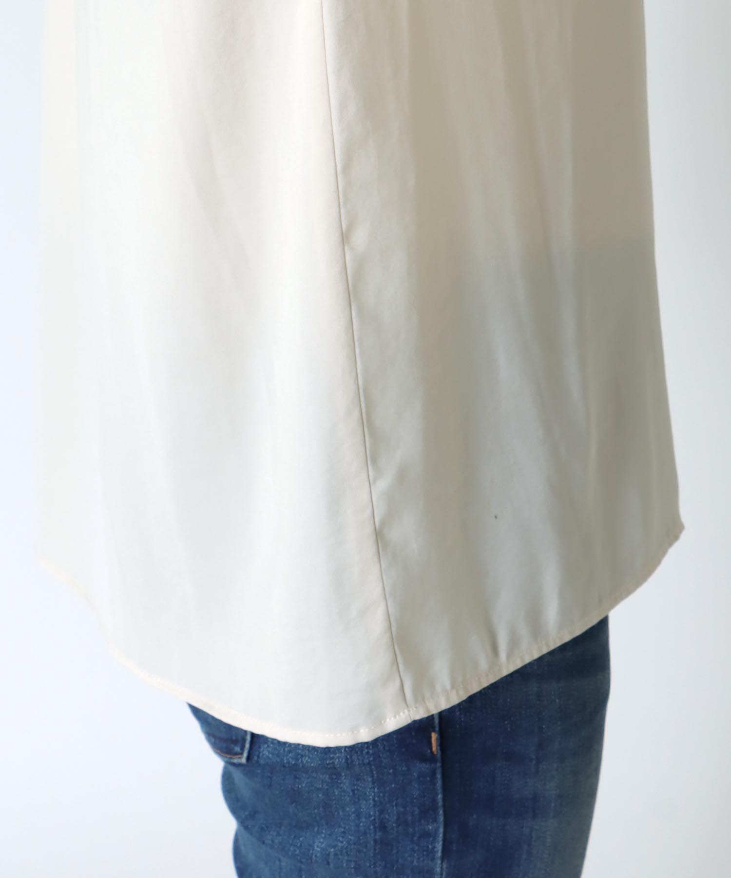 ピコ刺繍フリルブラウス