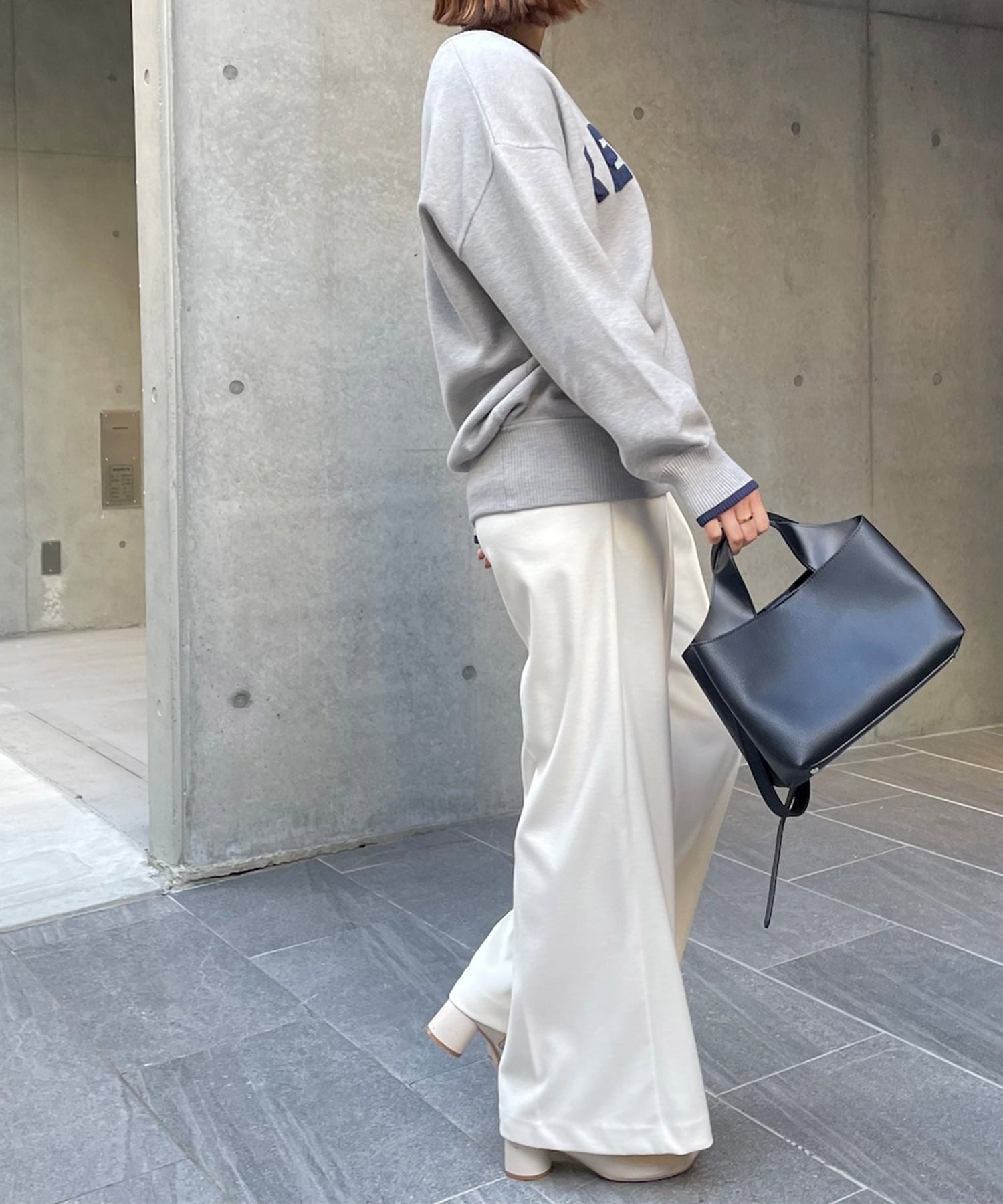 ピンタックワイドパンツ