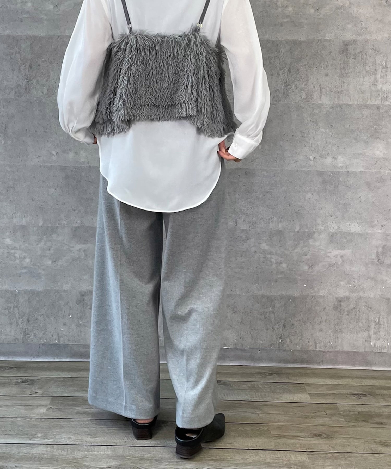 ピンタックワイドパンツ