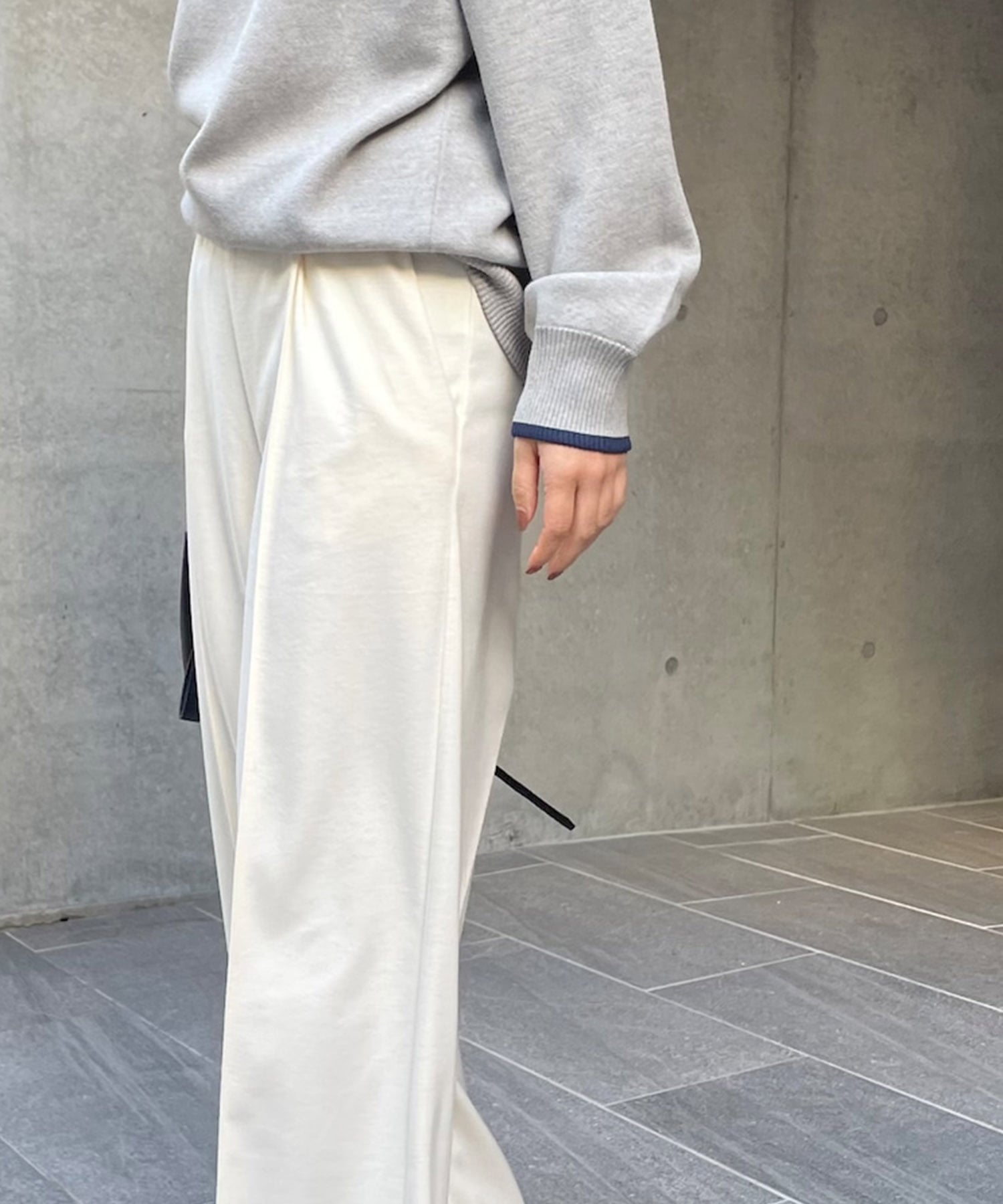 ピンタックワイドパンツ
