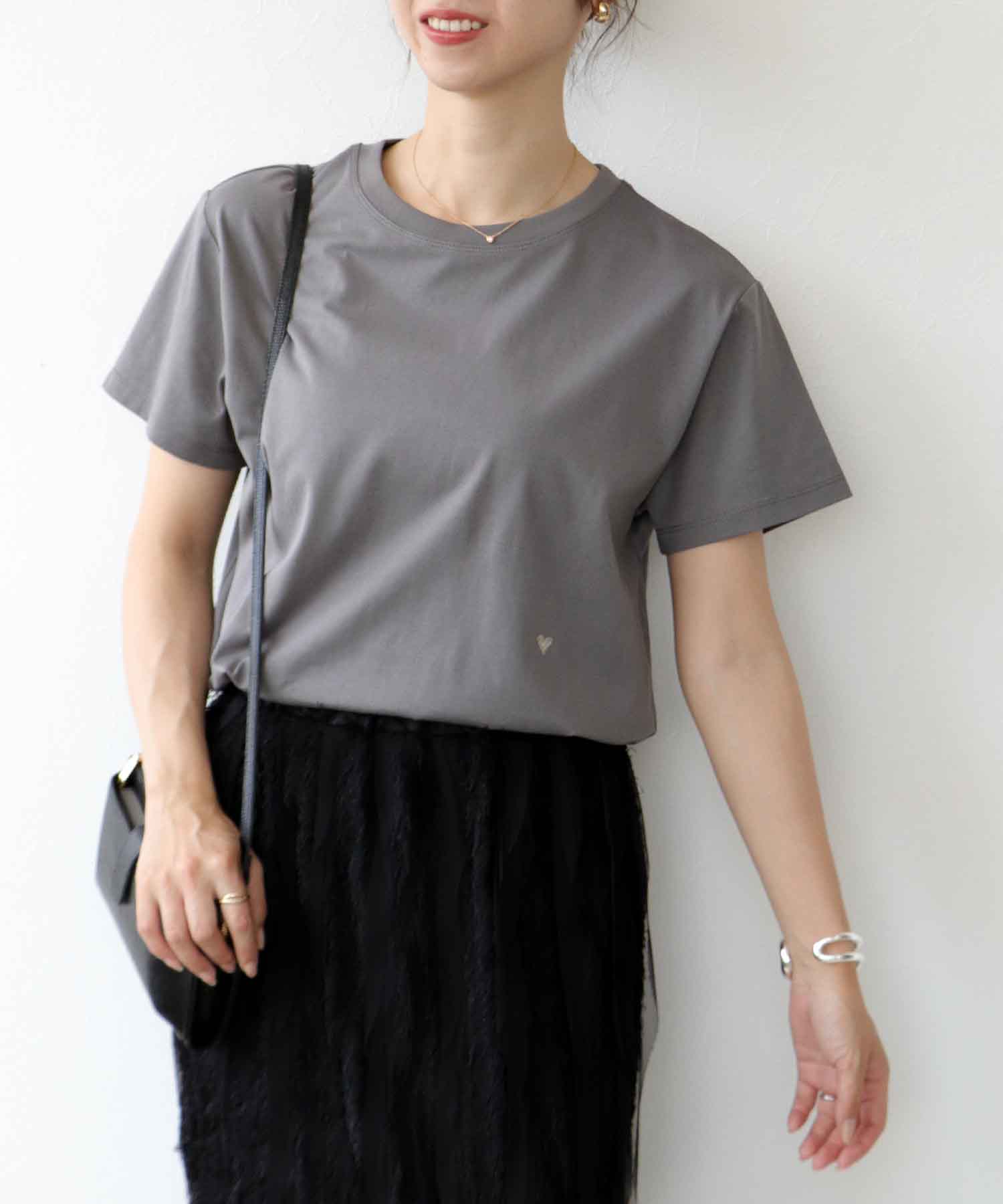 ハート刺繍Tシャツ