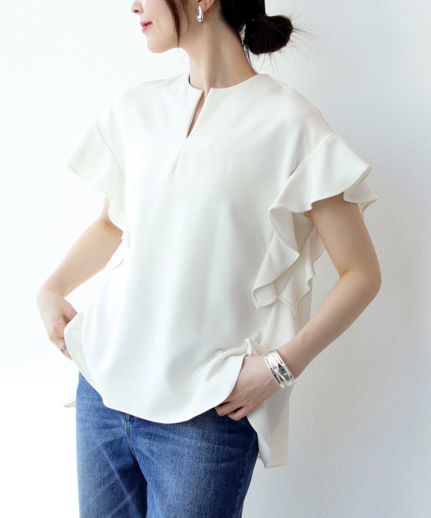 ラッフルスリーブスキッパーブラウス | AND ON JIONE STORE