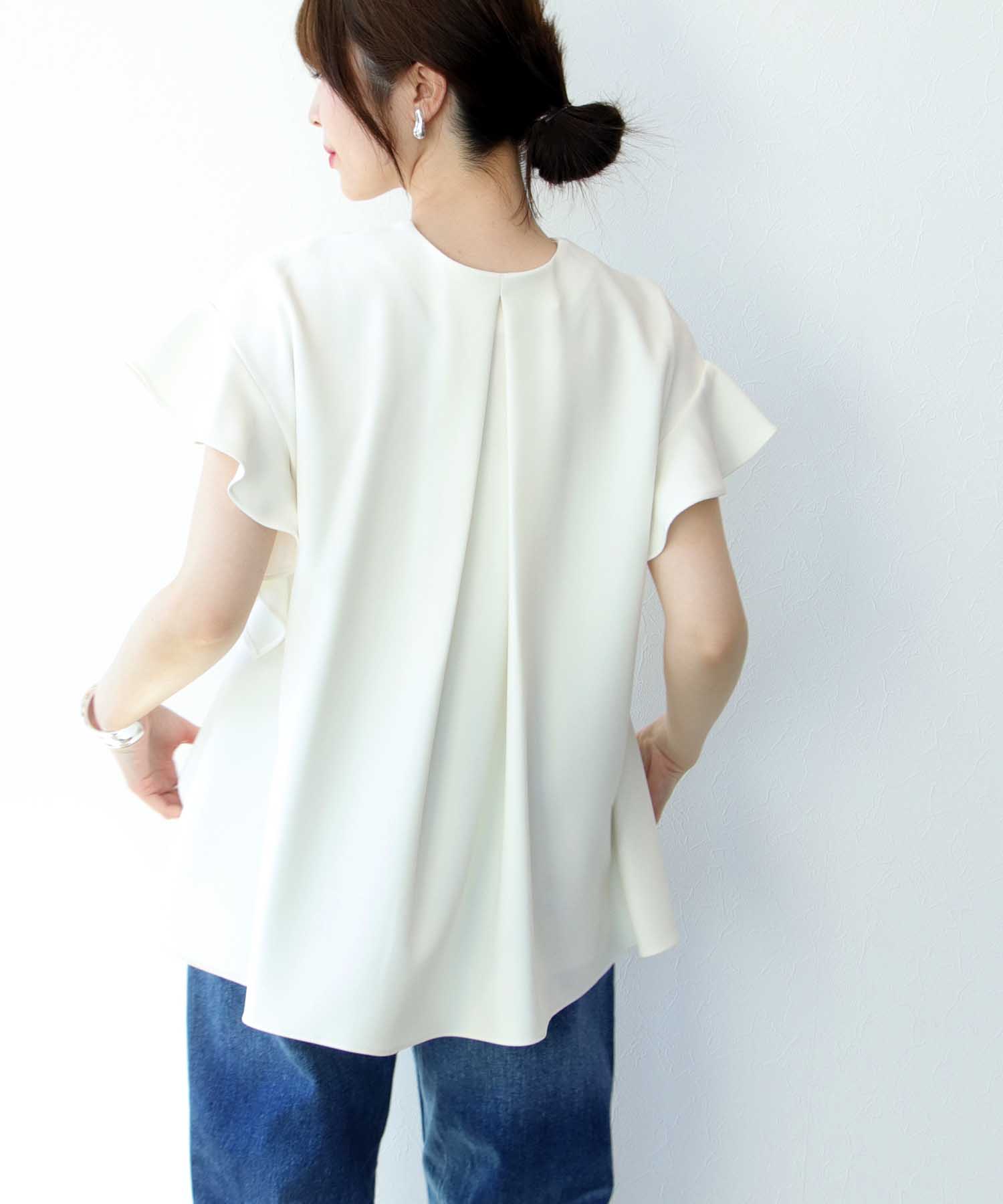 ラッフルスリーブスキッパーブラウス