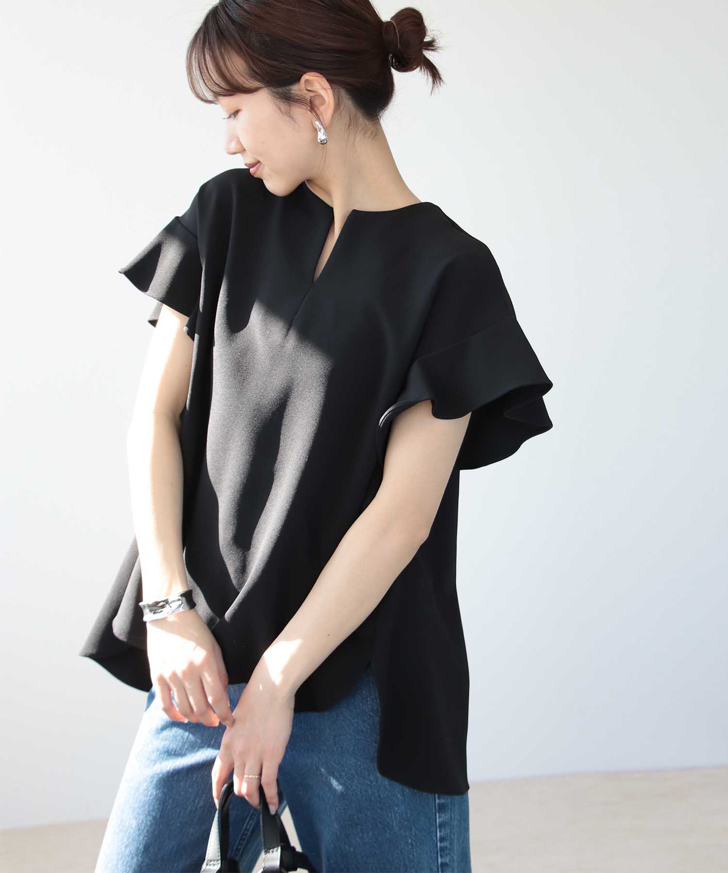 ラッフルスリーブスキッパーブラウス