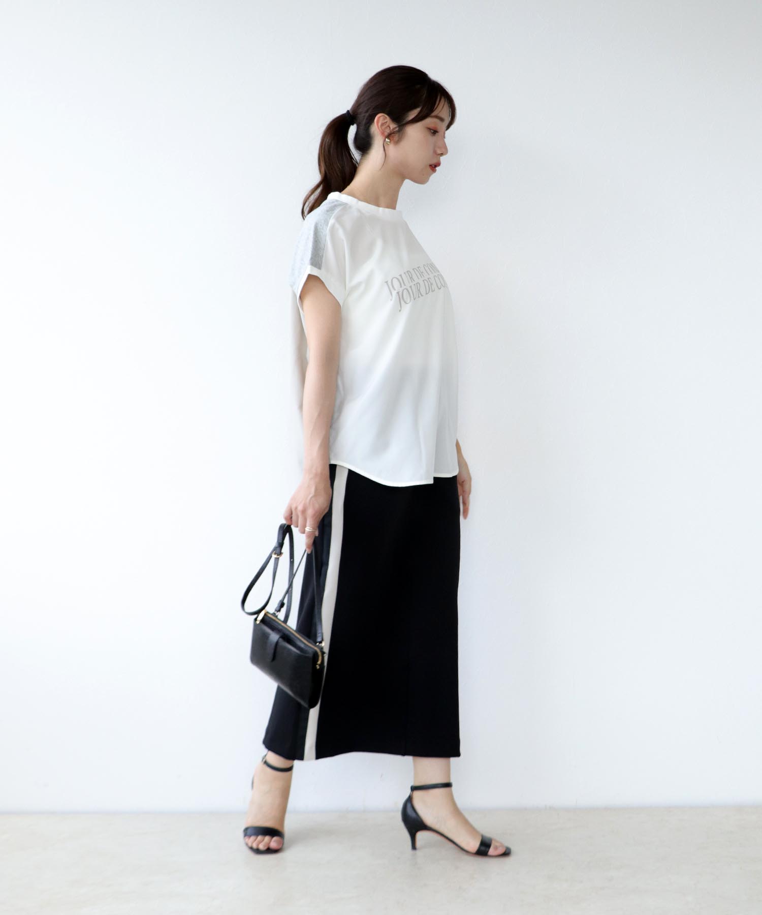 アクアジャージーサイドラインスカート | AND ON JIONE STORE
