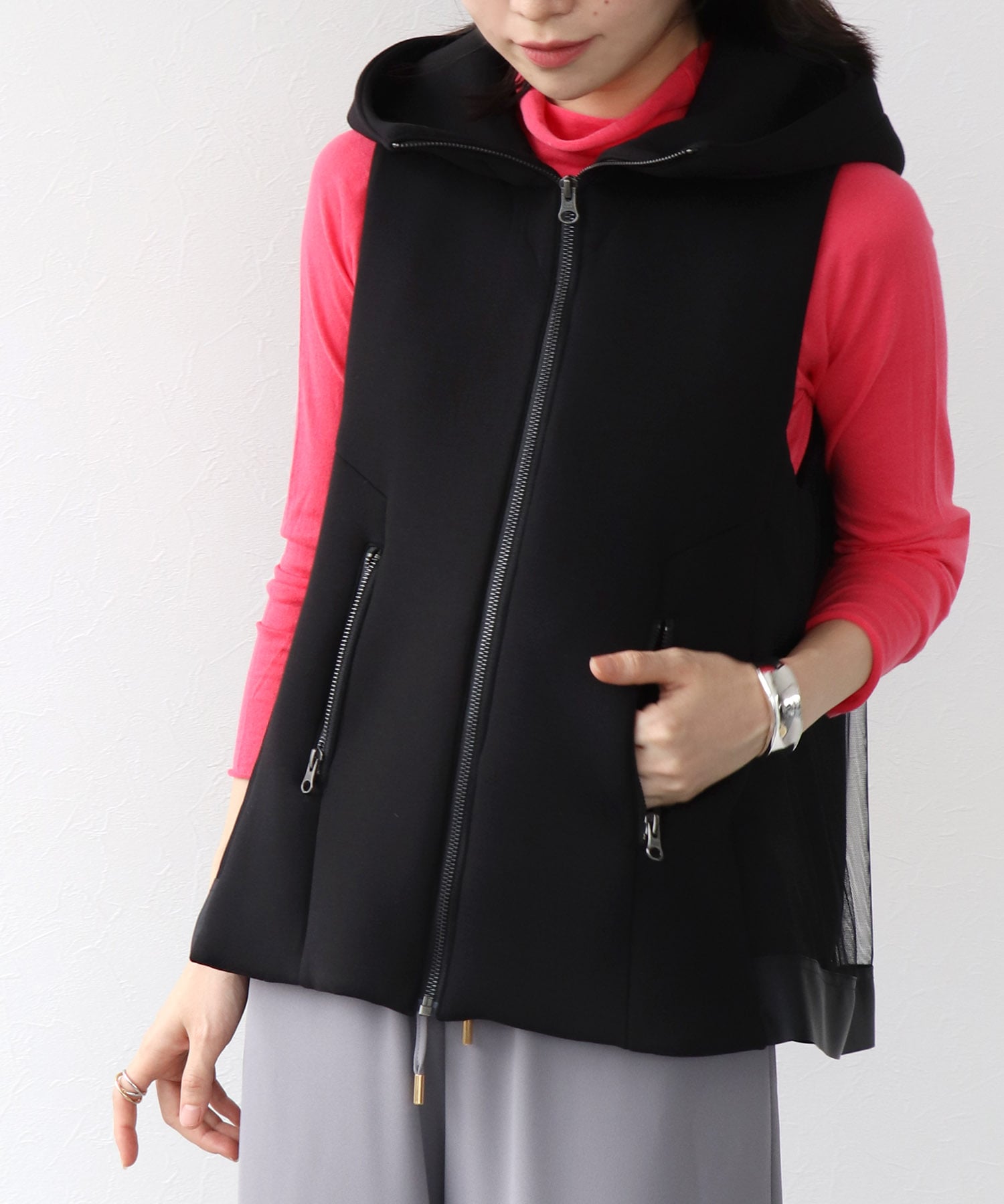 ダンボール異素材切替バックチュールベスト