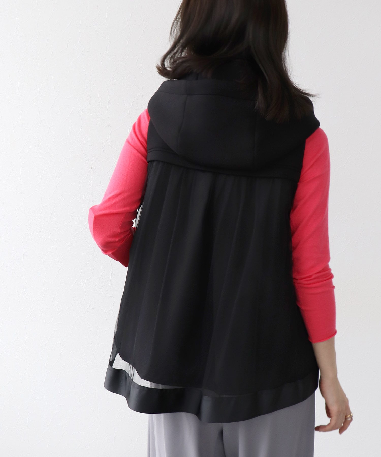 ダンボール異素材切替バックチュールベスト