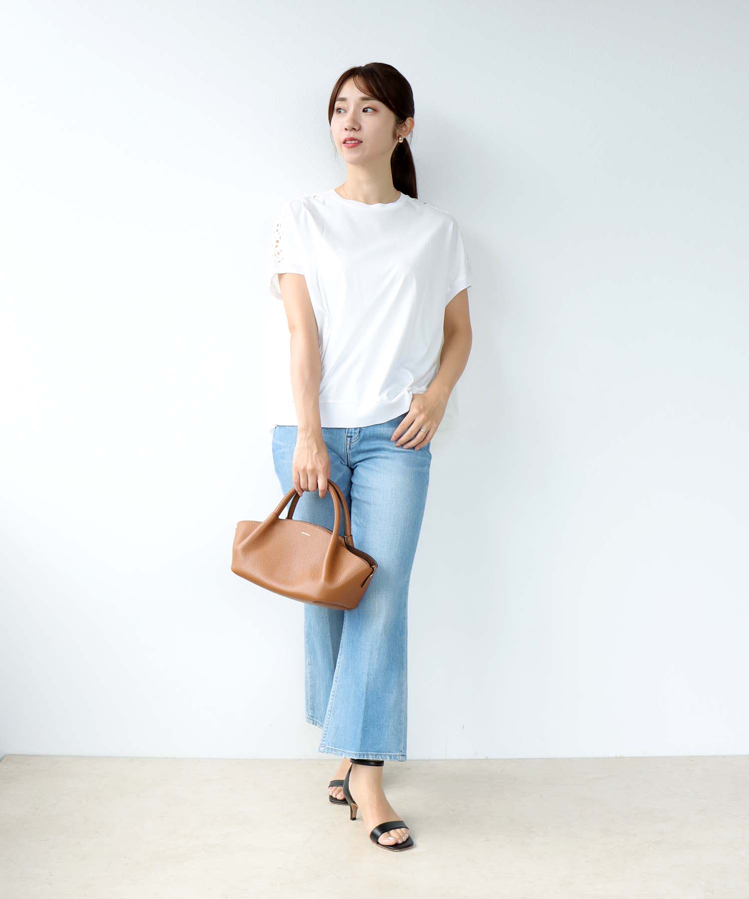 バックチュールレースMIXカットソー | AND ON JIONE STORE バックチュールレースMIXカットソー | AND ON JIONE STORE