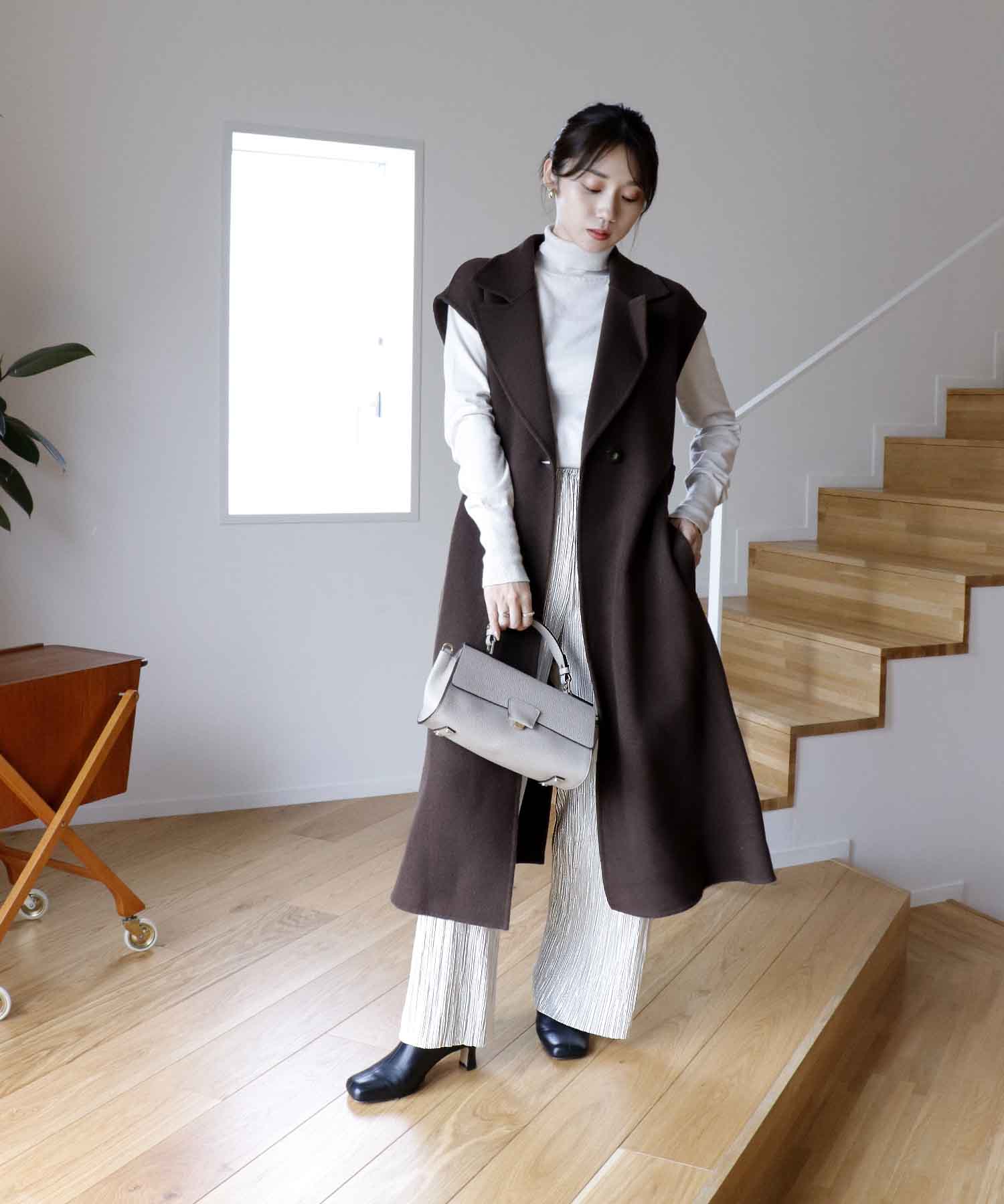 クリスタルプリーツパンツ | AND ON JIONE STORE（アンドオン）ジオン商事公式オンラインストア