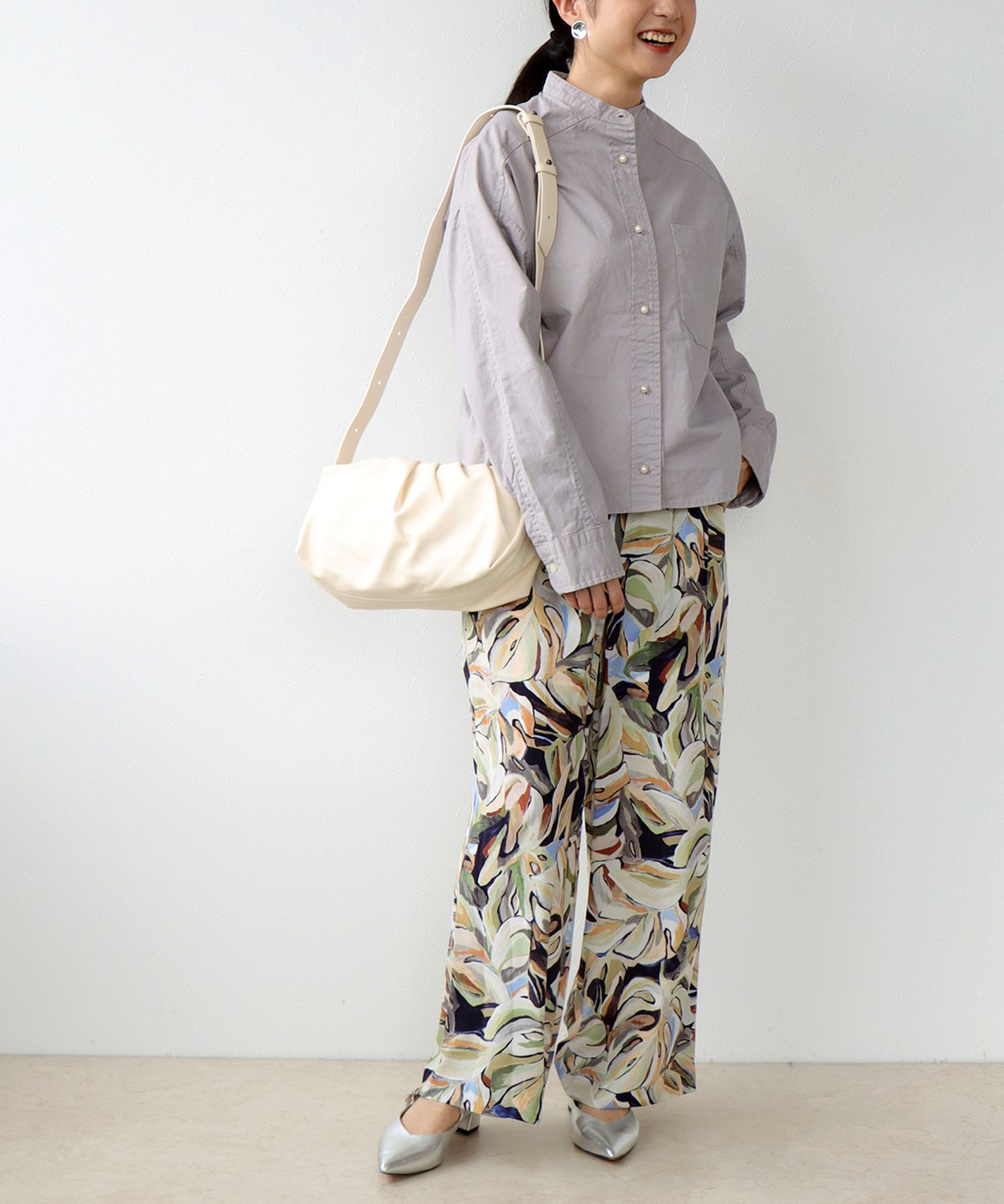 綿ツイル ノーカラーシャツブラウス