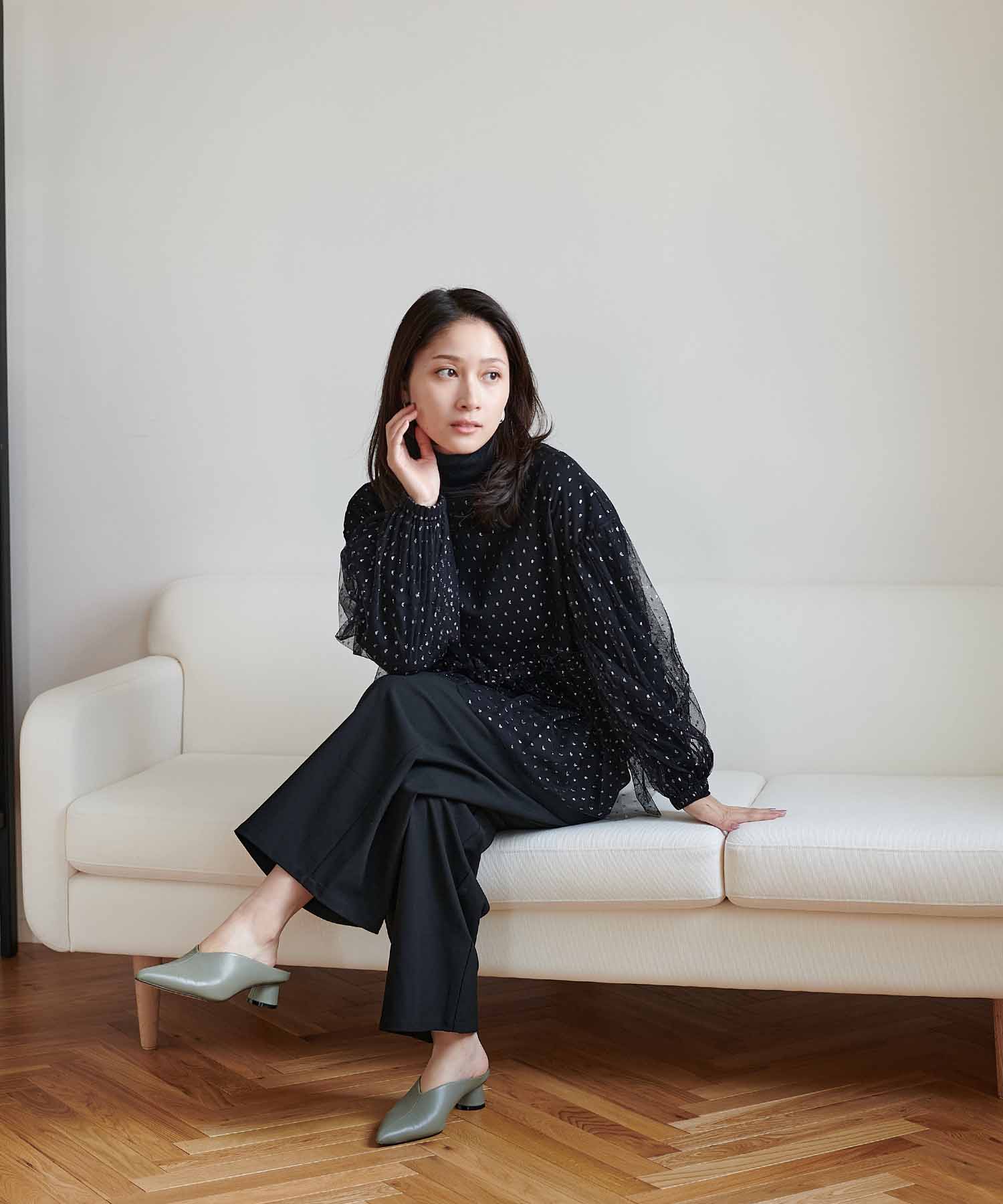 ポインテッドトゥミュール