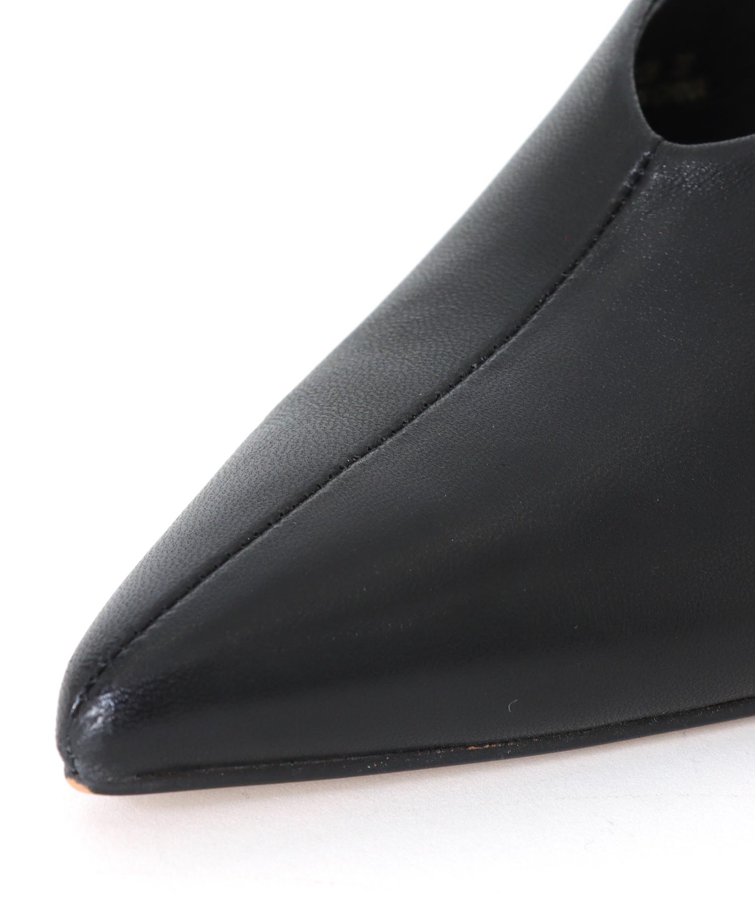 ポインテッドトゥミュール