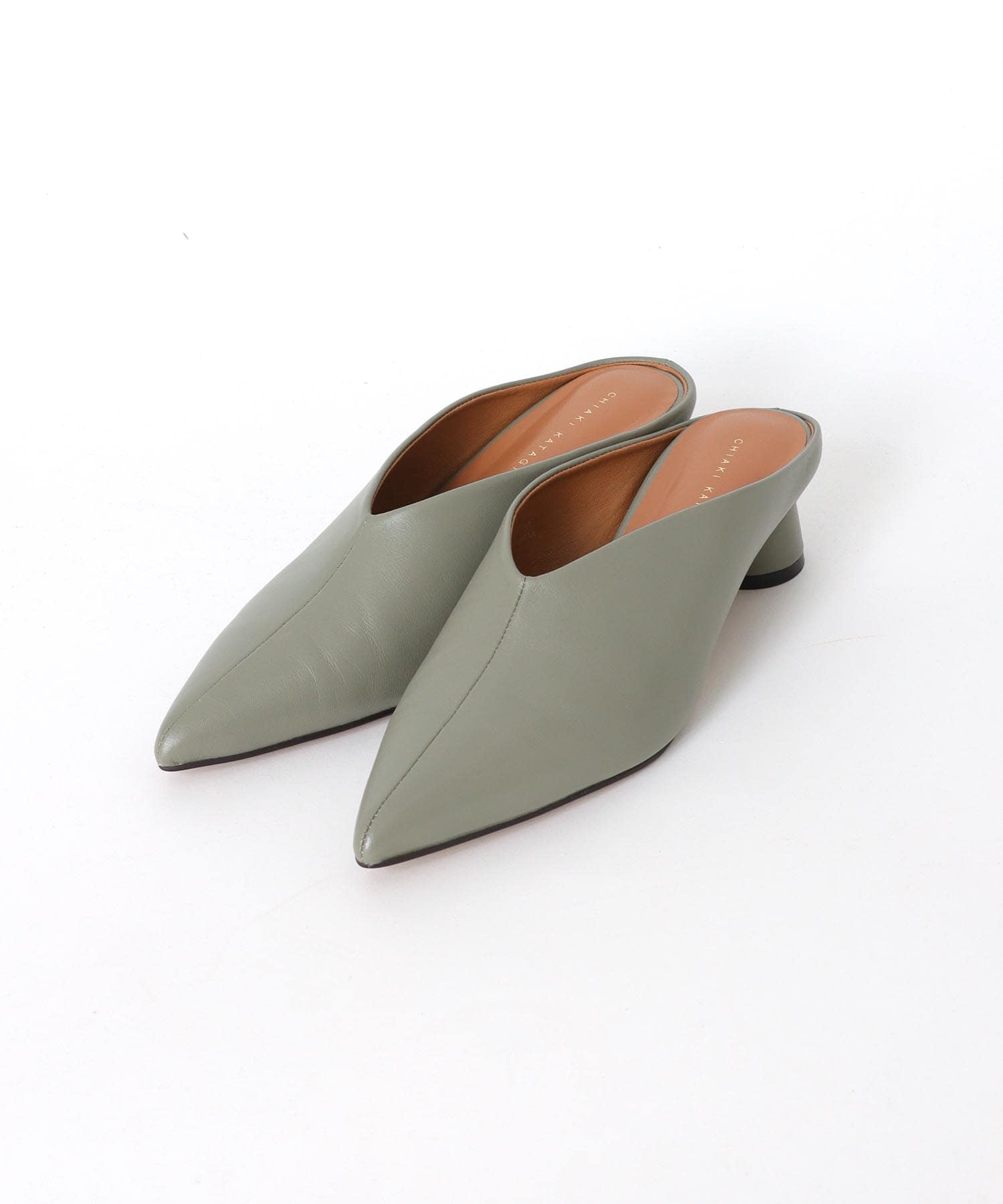 ポインテッドトゥミュール