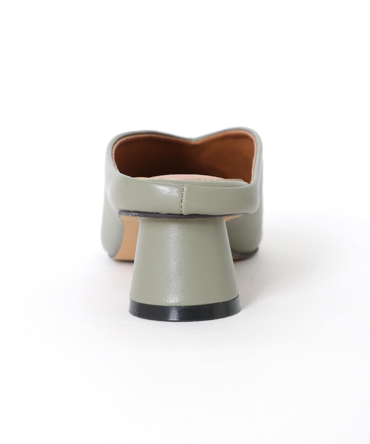 ポインテッドトゥミュール