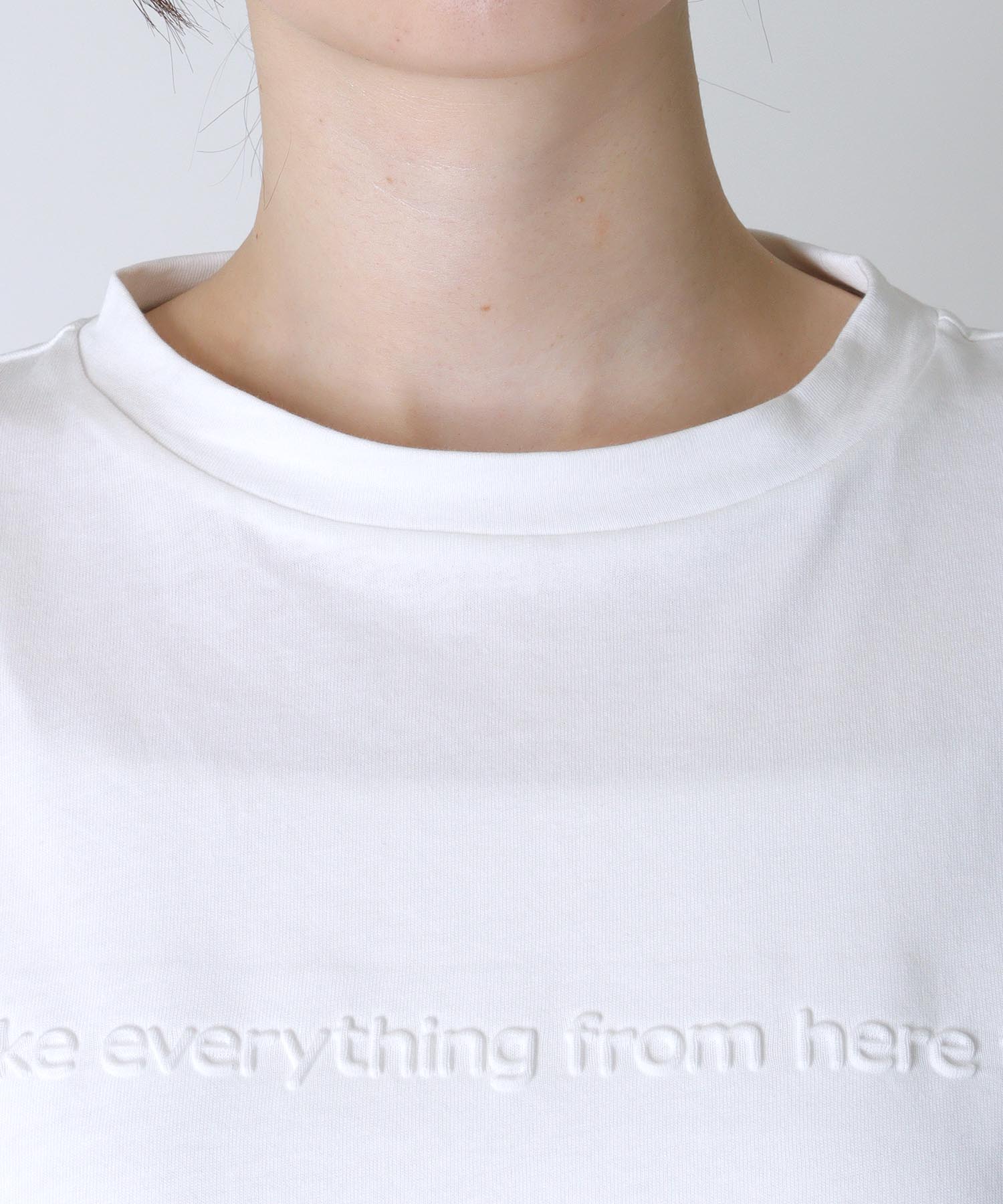 エンボスロゴショート丈Tシャツ