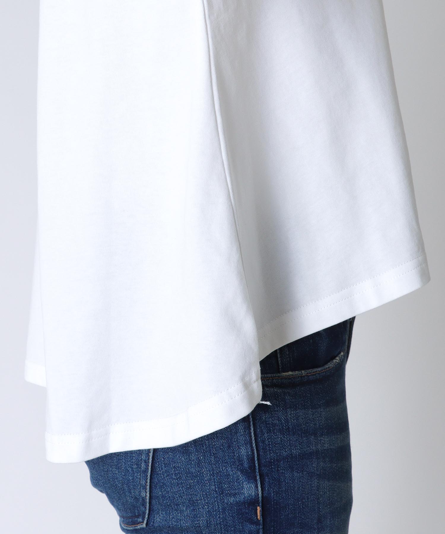 エンボスロゴショート丈Tシャツ