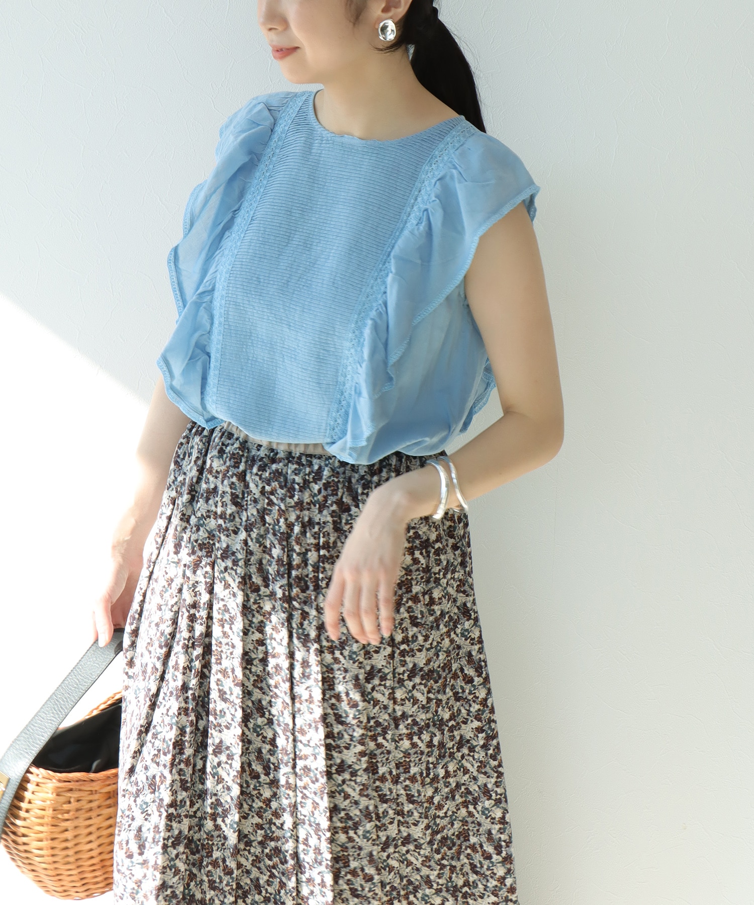 インド刺繍ラッフルブラウス