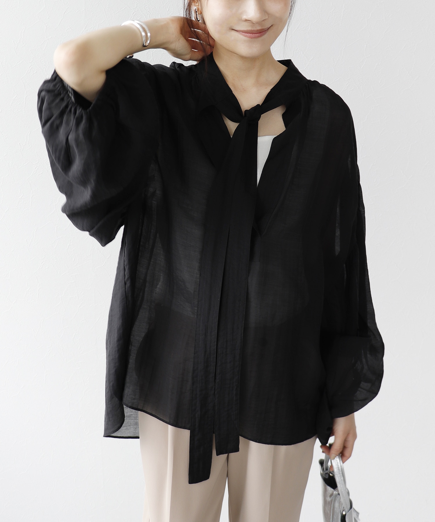 ボウタイボリュームスリーブブラウス | AND ON JIONE STORE