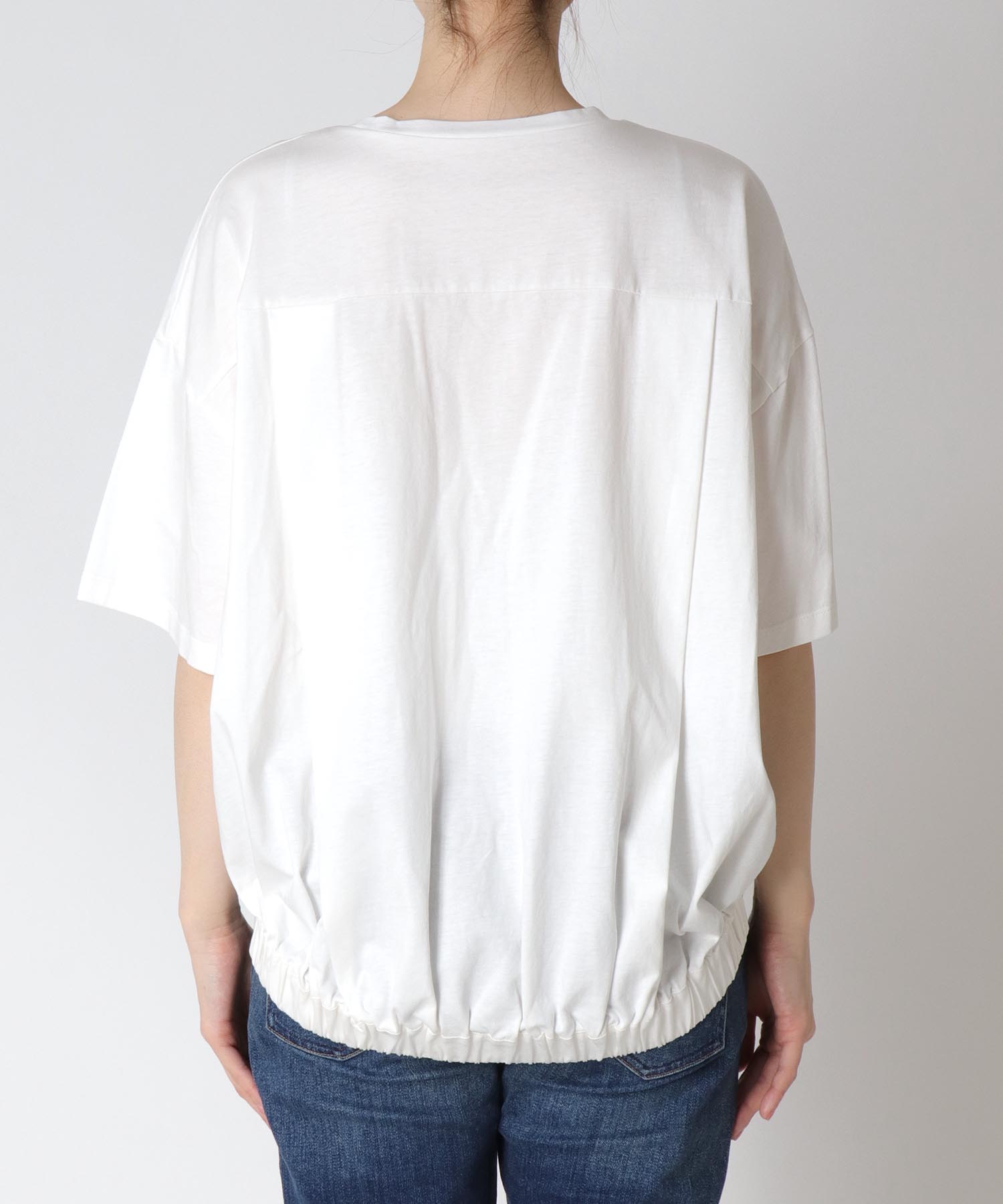 SACRED ロゴTシャツ