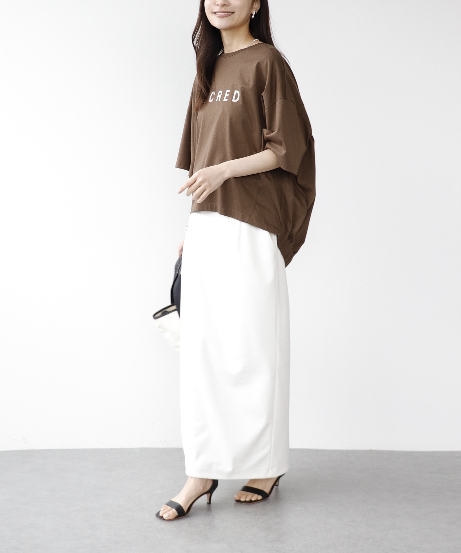 SACRED ロゴTシャツ