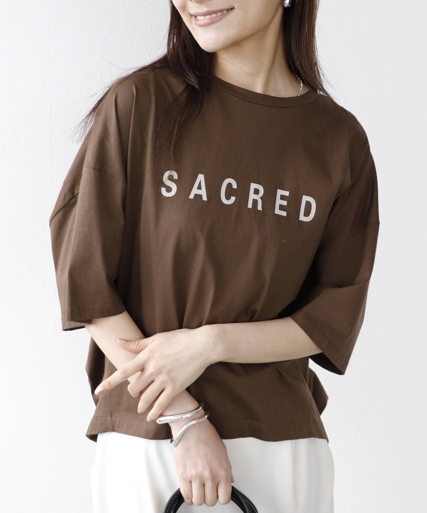 SACRED ロゴTシャツ