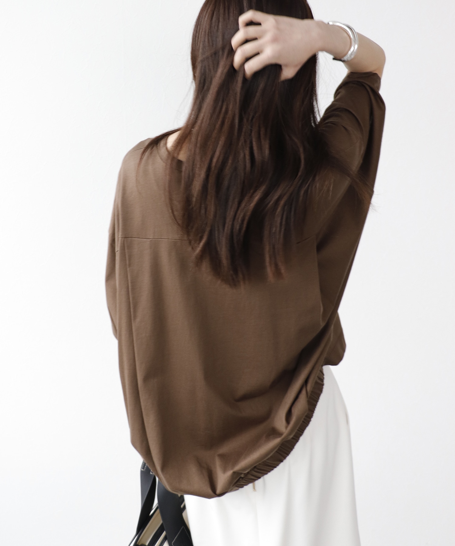 SACRED ロゴTシャツ