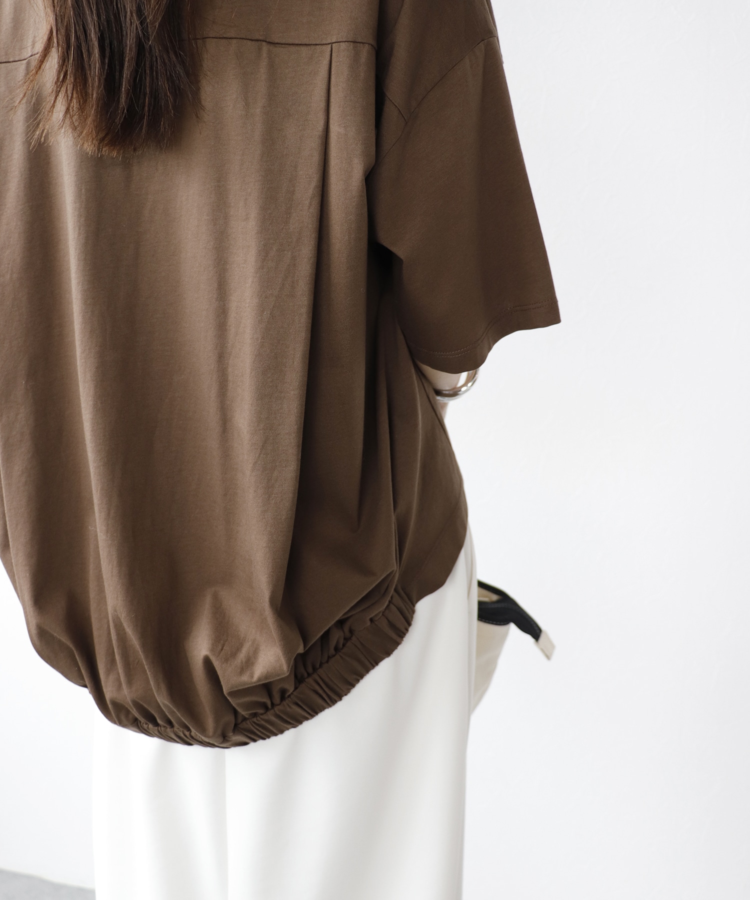 SACRED ロゴTシャツ