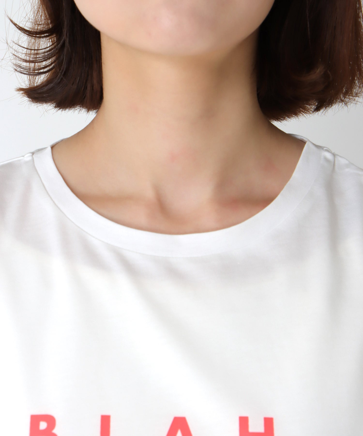 HE BLAH.ロゴTシャツ