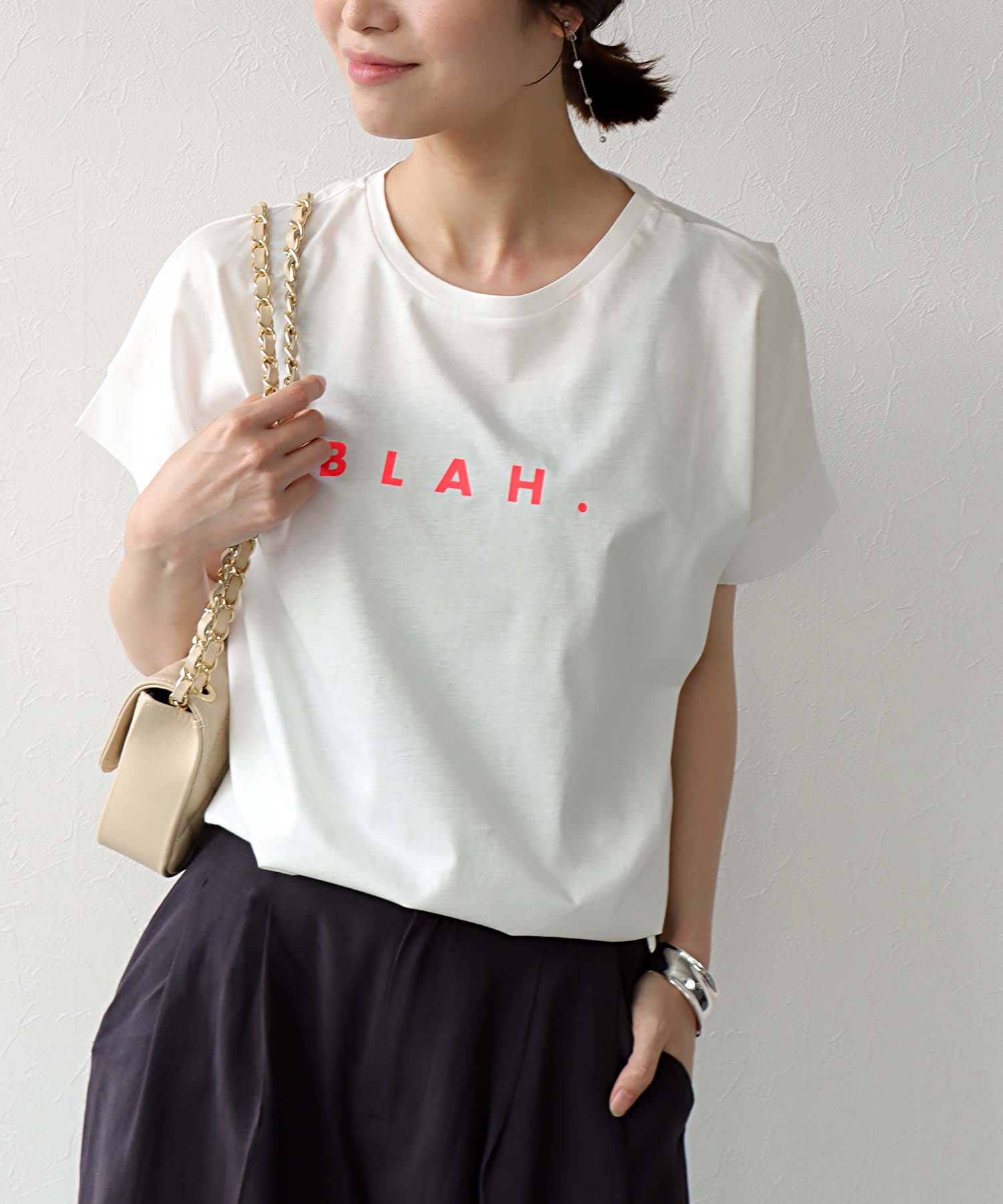 HE BLAH.ロゴTシャツ