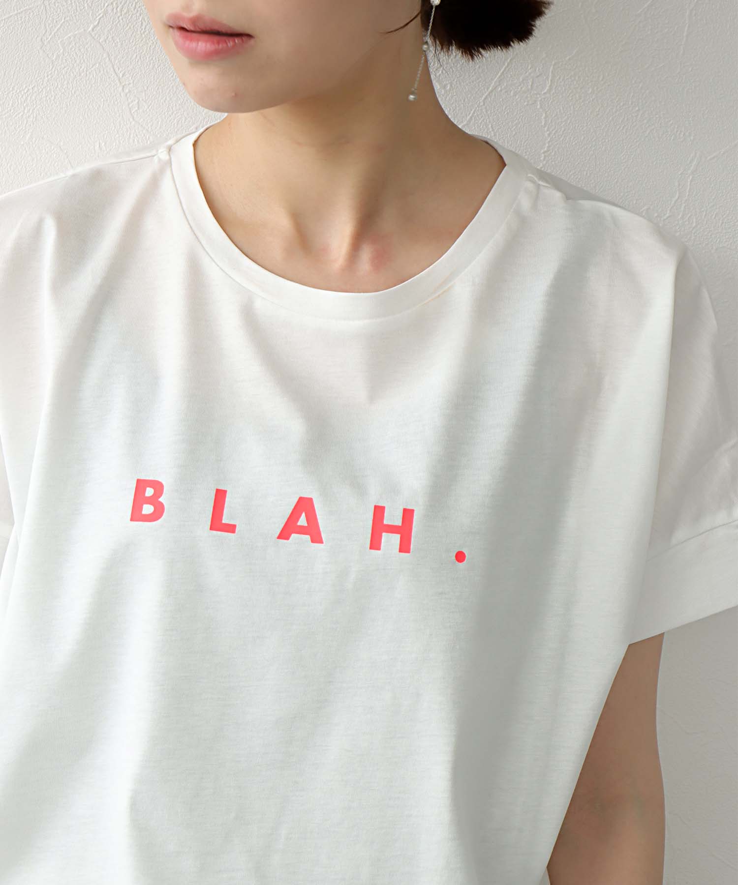 HE BLAH.ロゴTシャツ