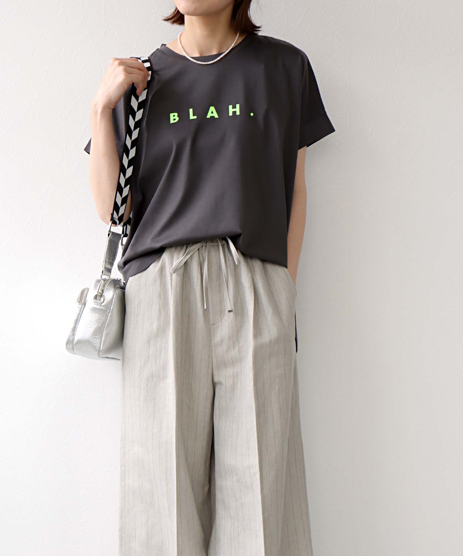 HE BLAH.ロゴTシャツ