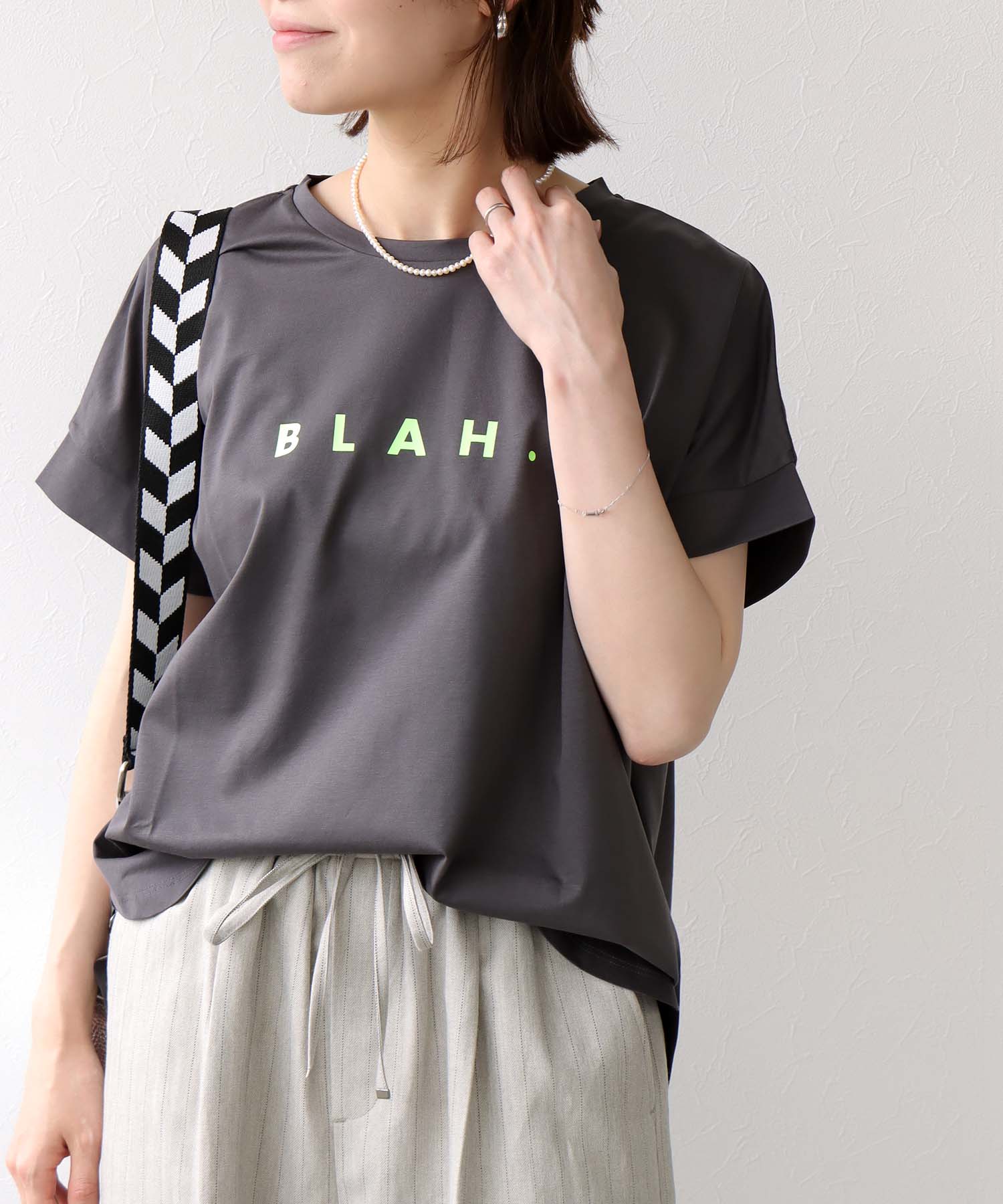 HE BLAH.ロゴTシャツ