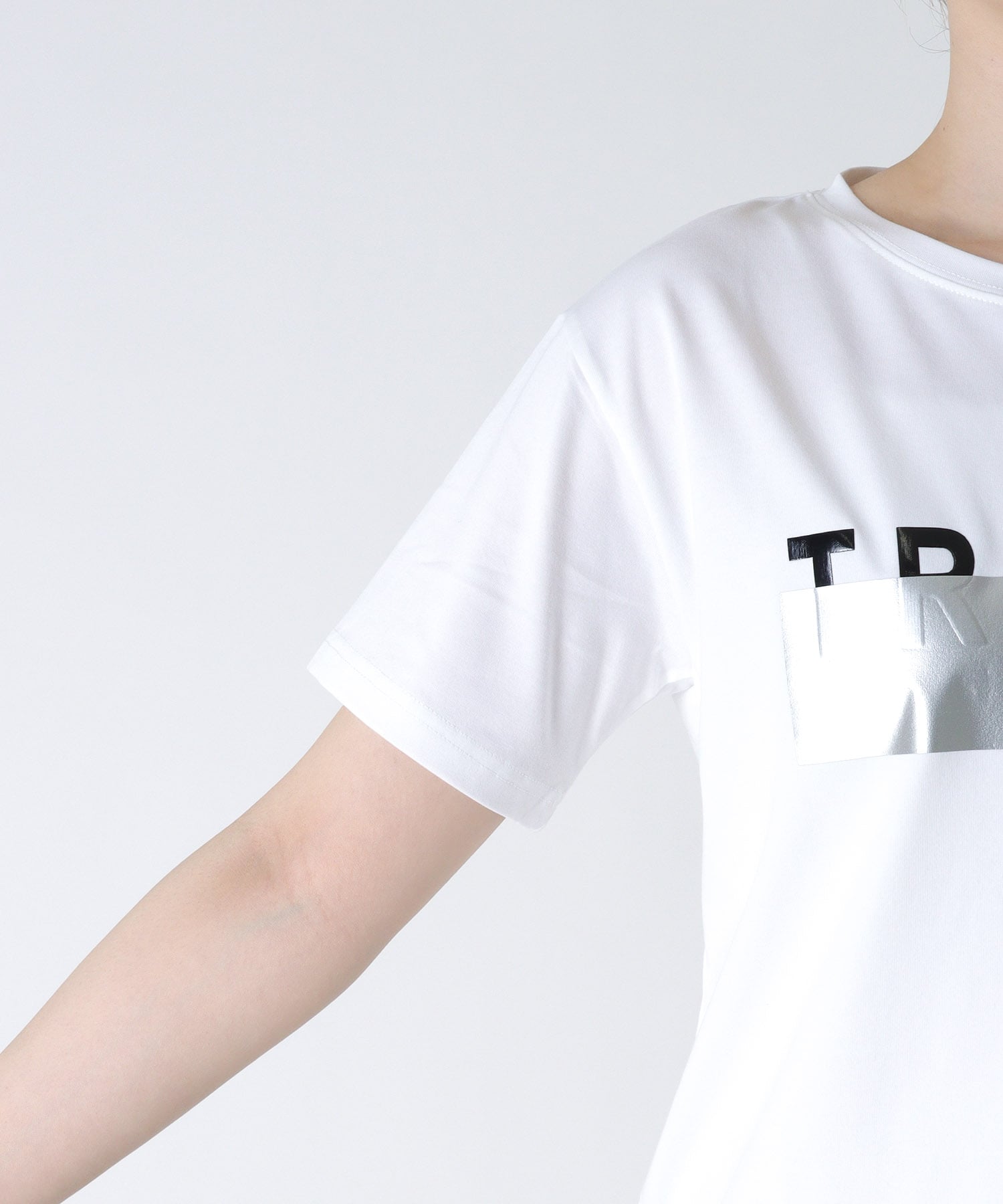 TRANOIプリントTシャツ